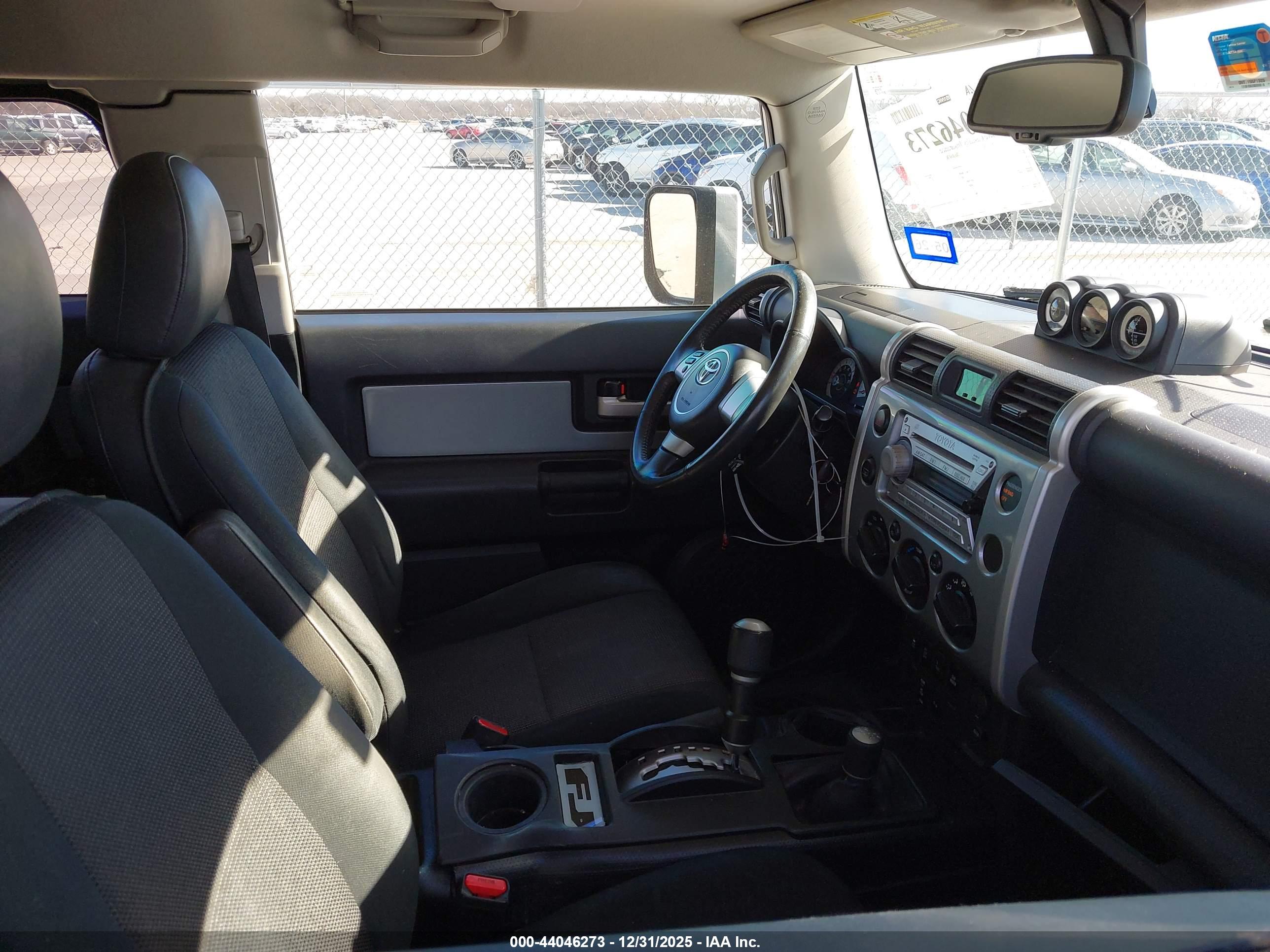 TOYOTA FJ image 5