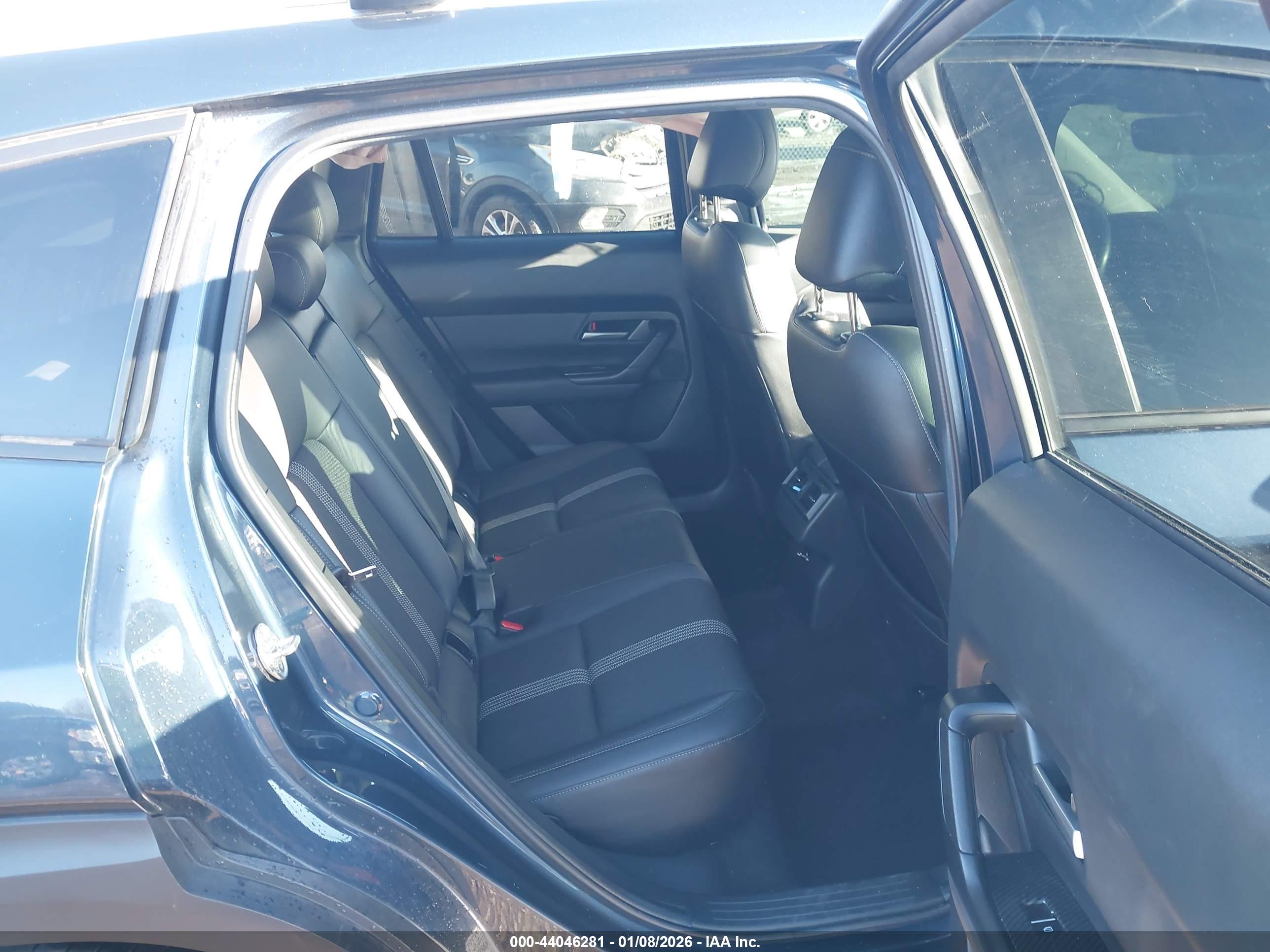 MAZDA CX-50 image 8