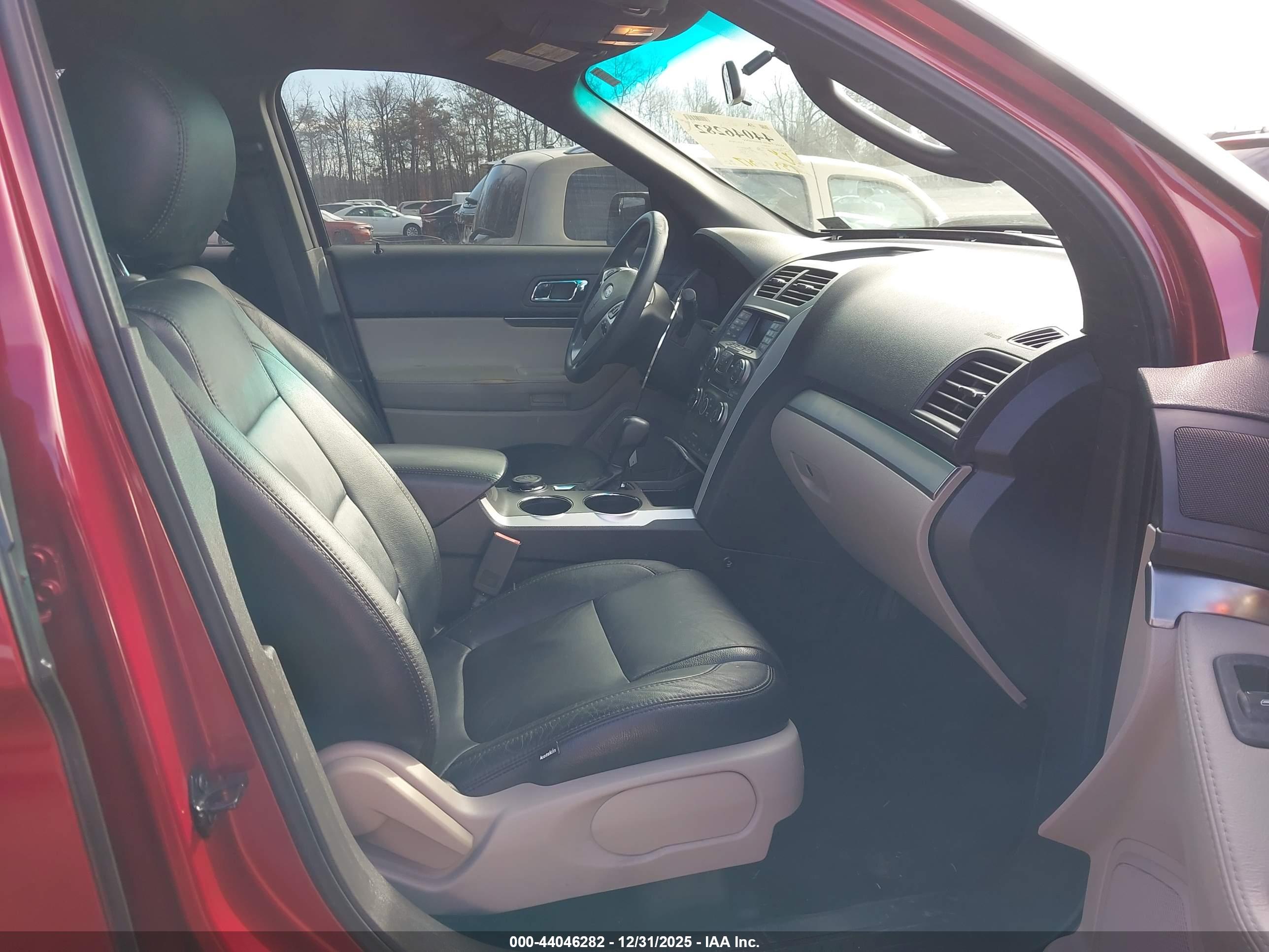 FORD EXPLORER image 5