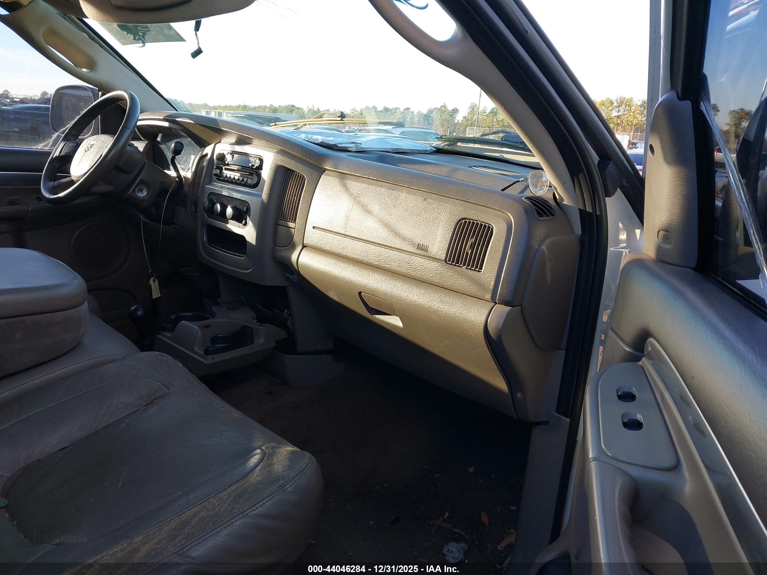 DODGE RAM image 5