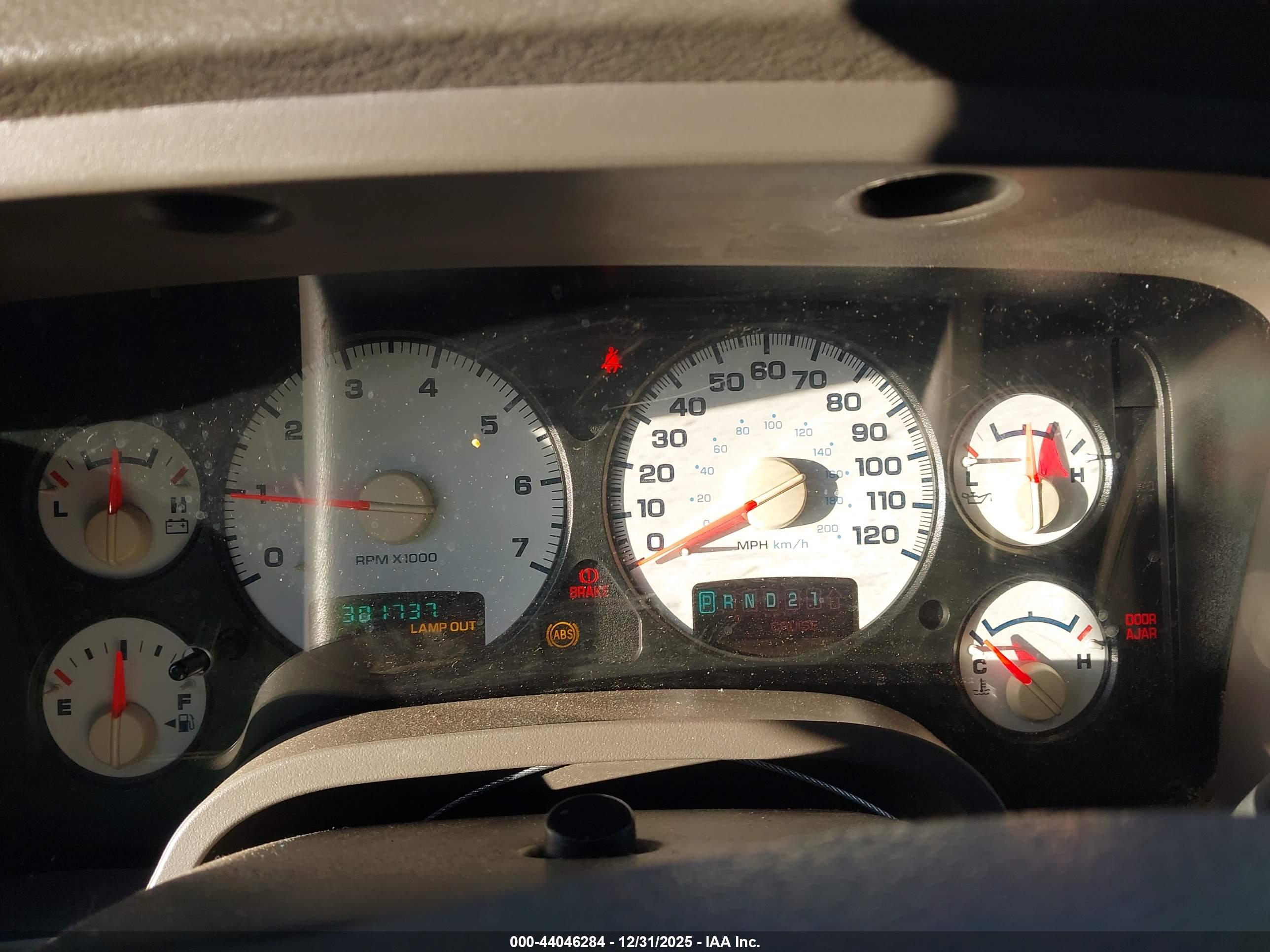 DODGE RAM image 7
