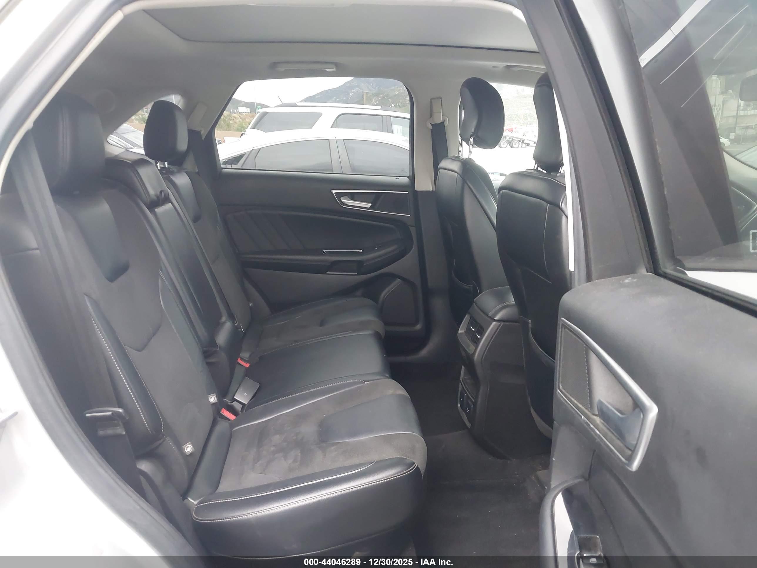 FORD EDGE image 8