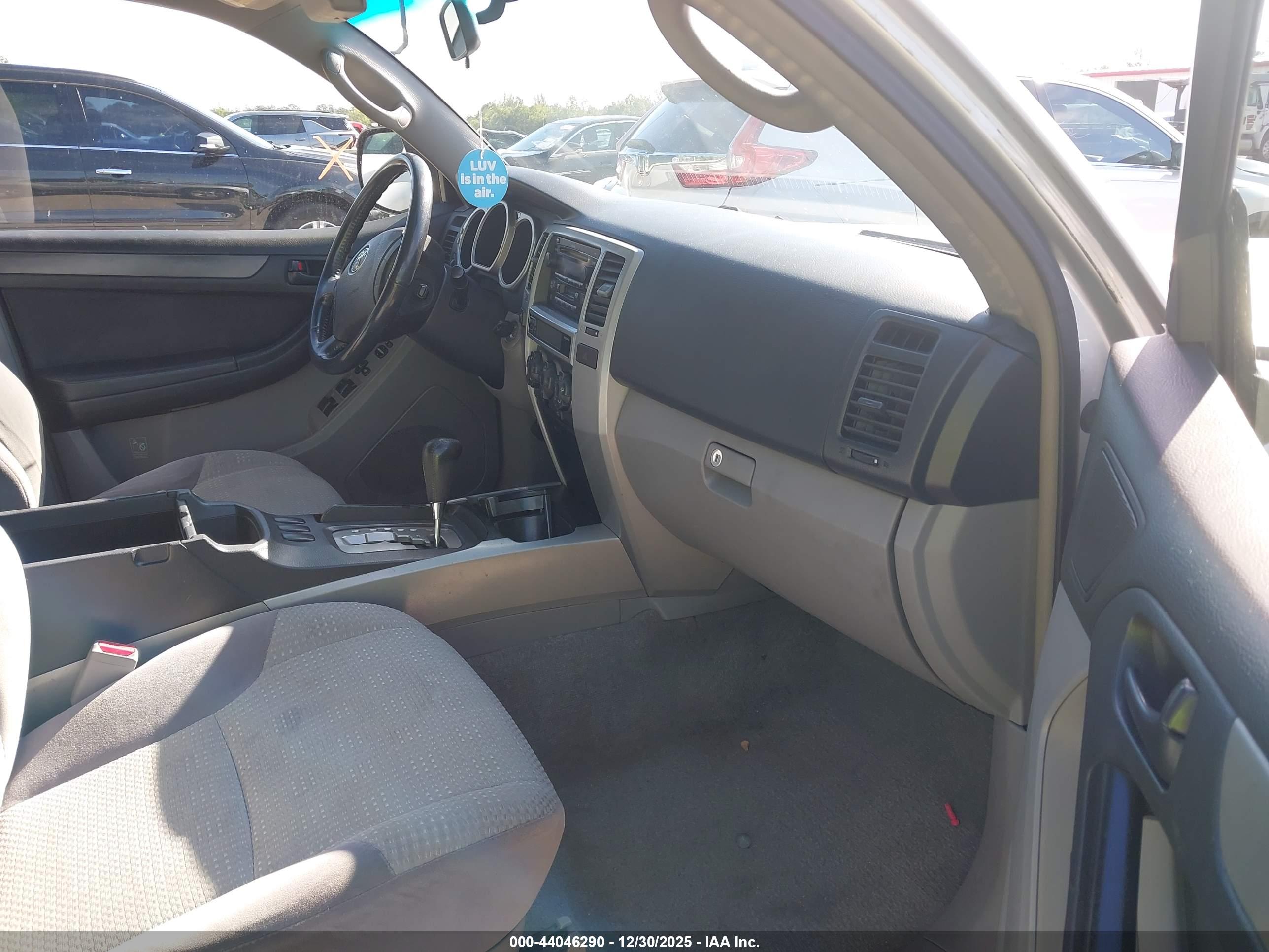 TOYOTA 4RUNNER image 5