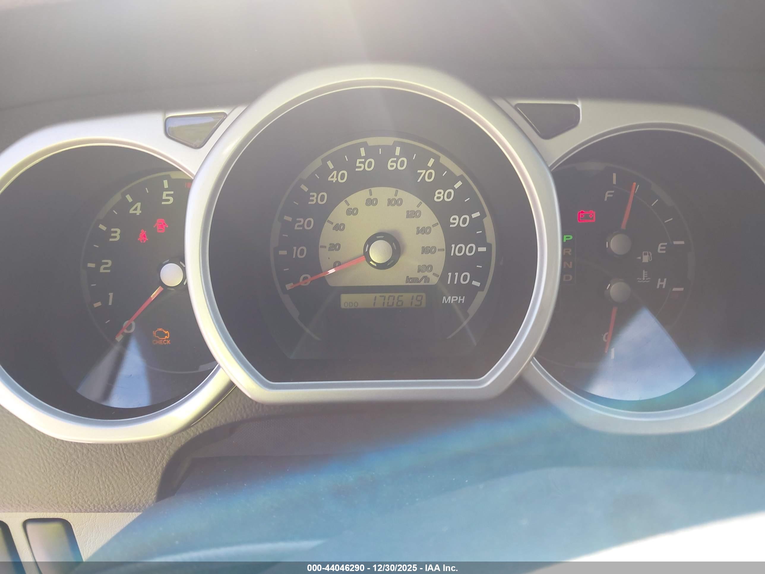 TOYOTA 4RUNNER image 7