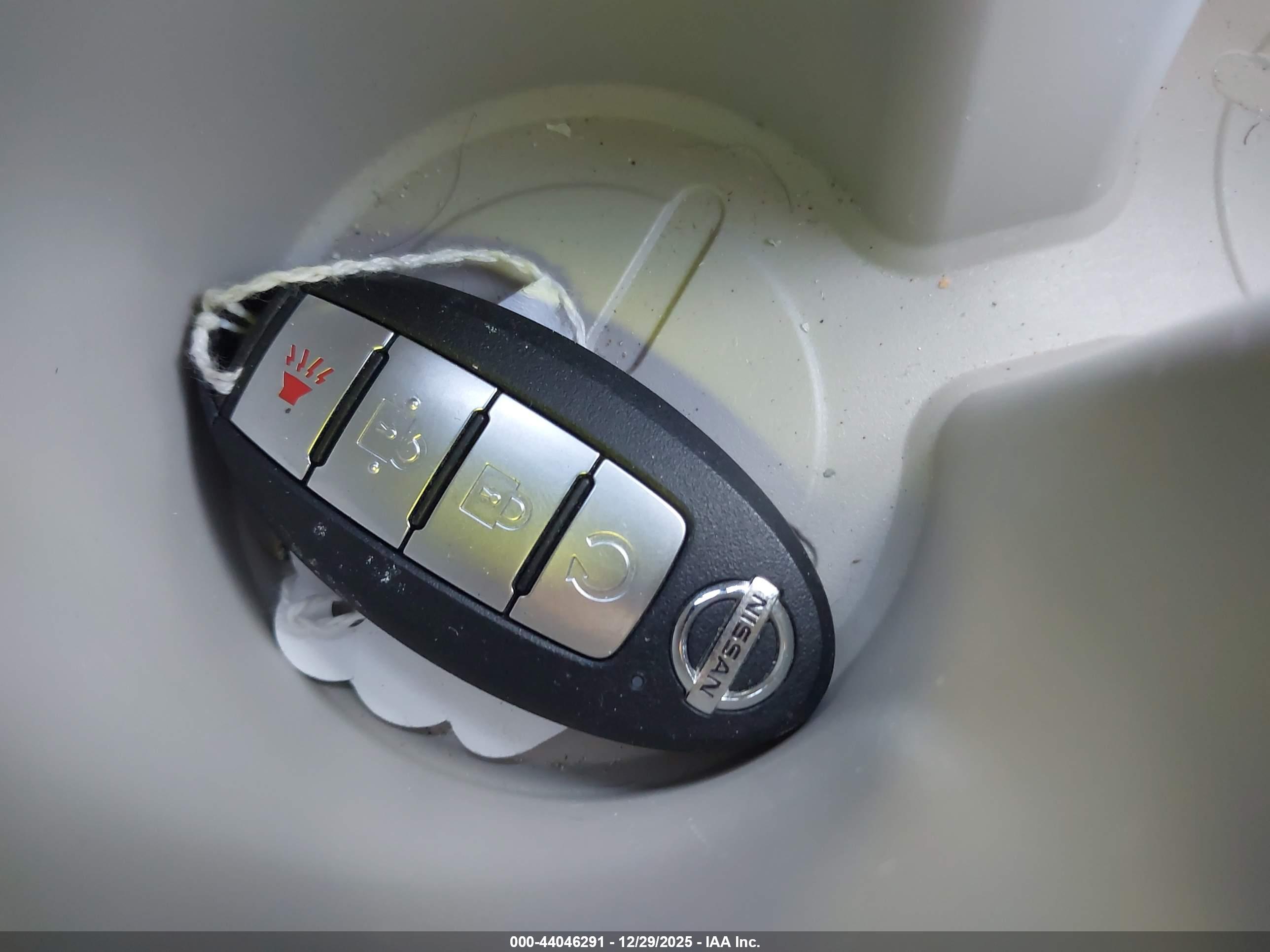 NISSAN ROGUE image 11