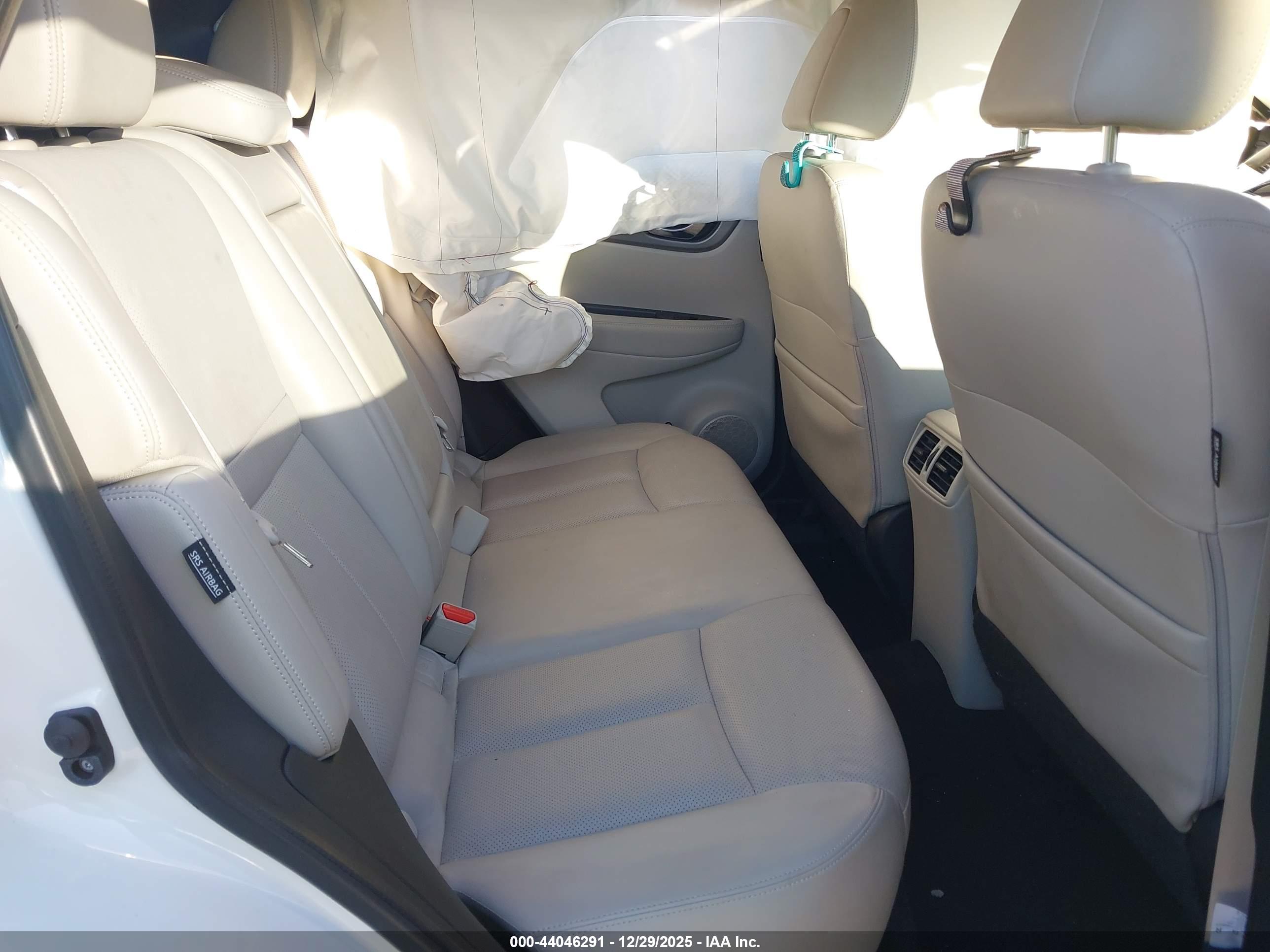 NISSAN ROGUE image 8