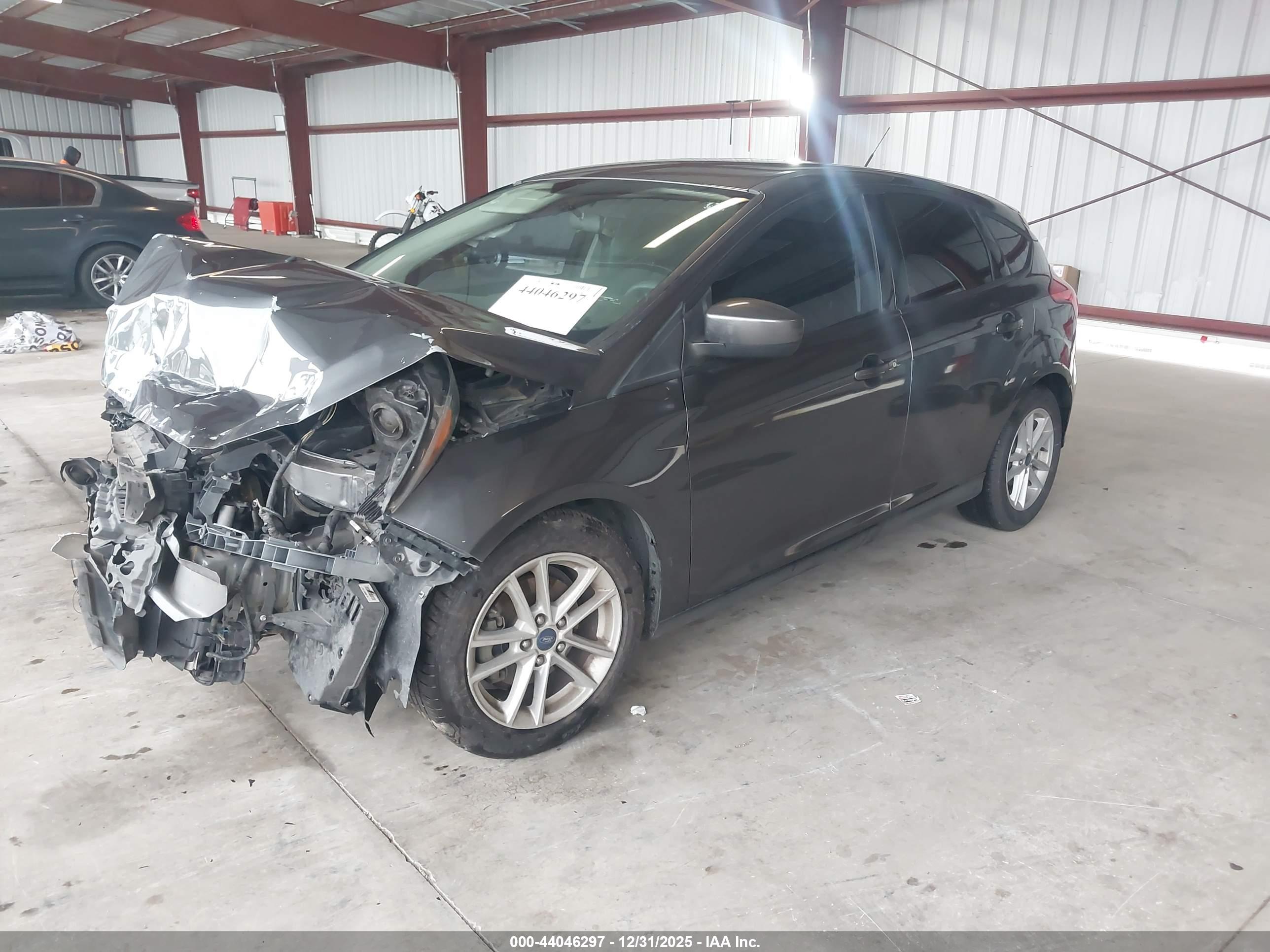 FORD FOCUS image 2
