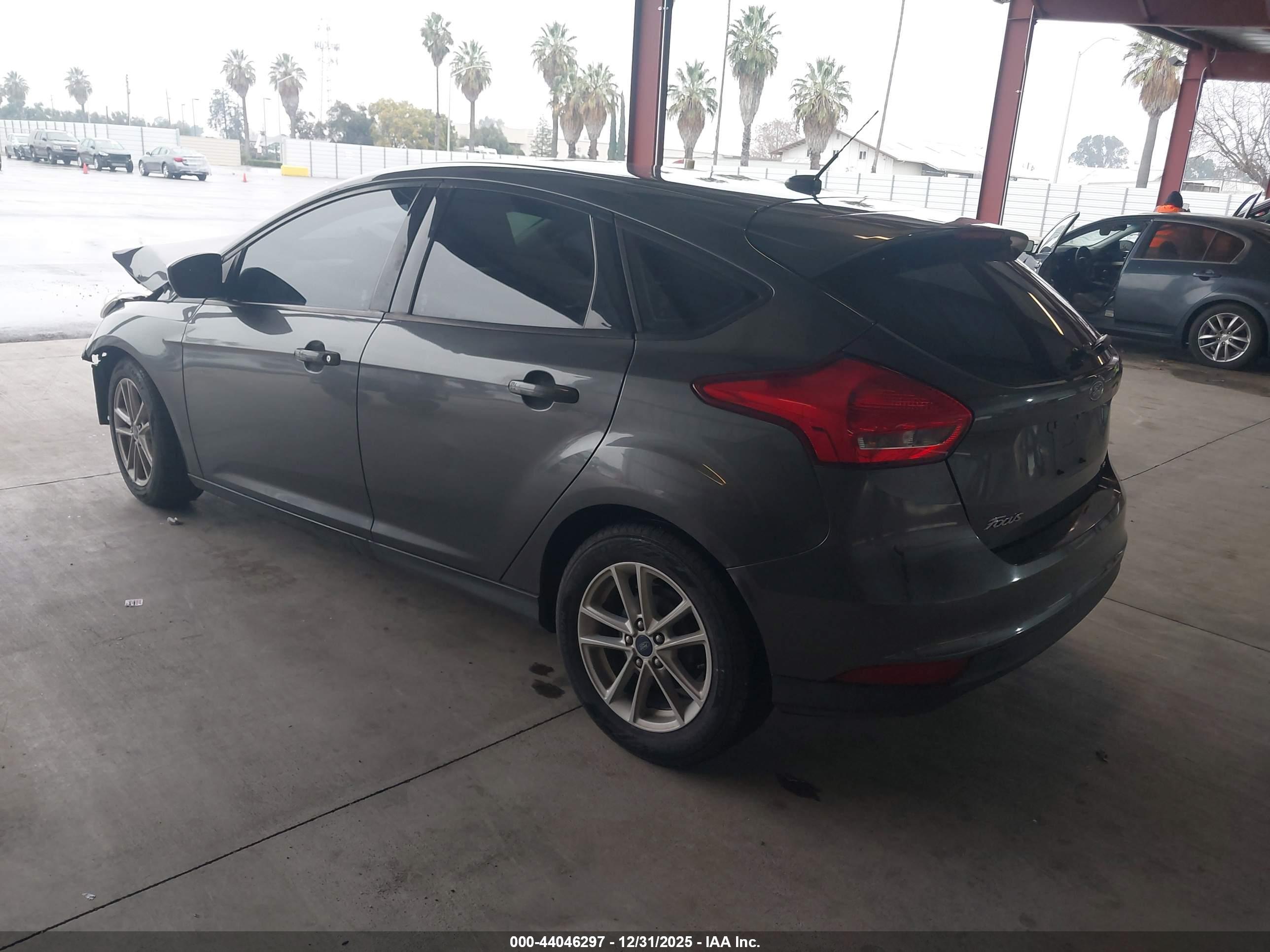 FORD FOCUS image 3