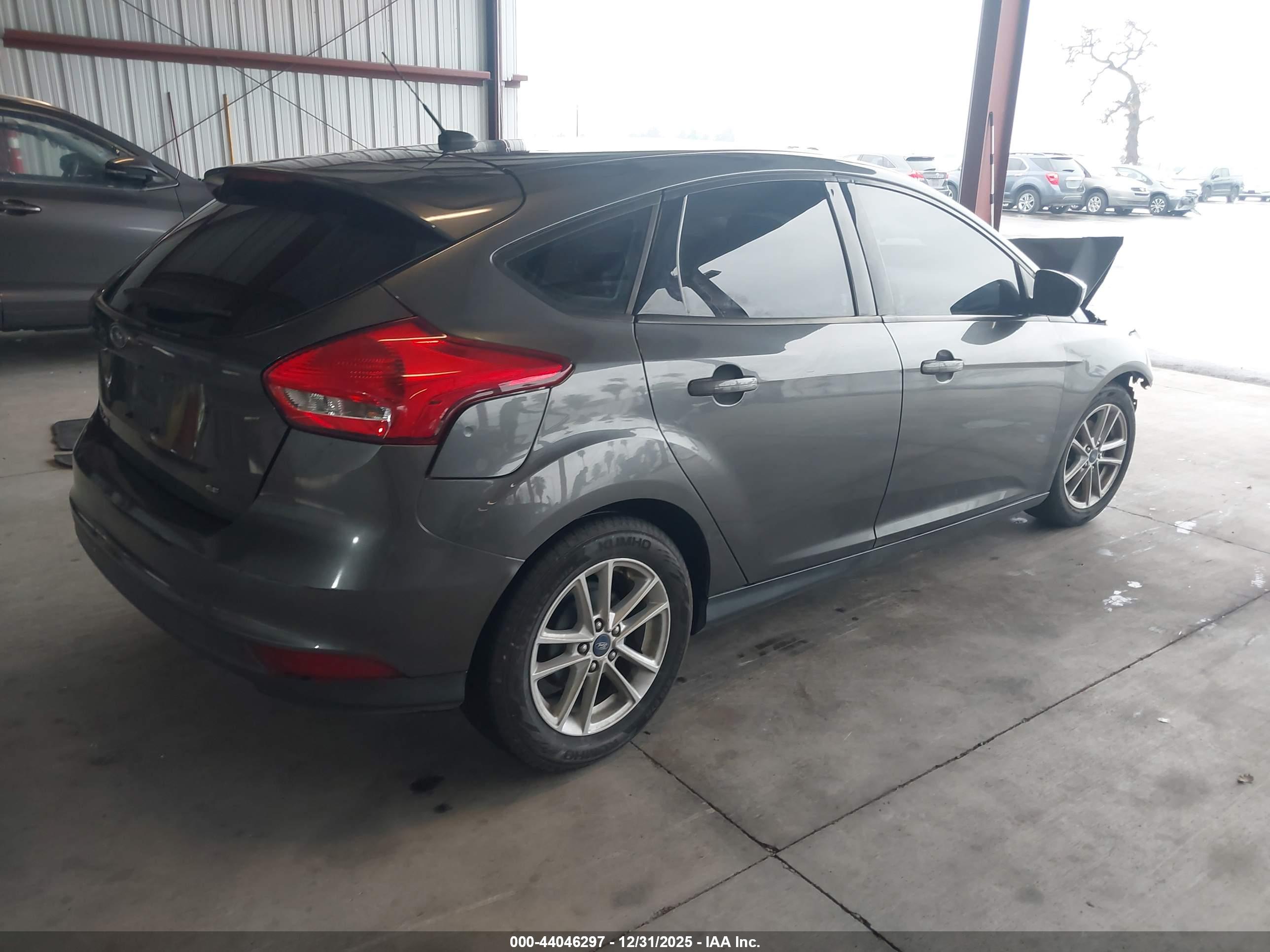 FORD FOCUS image 4