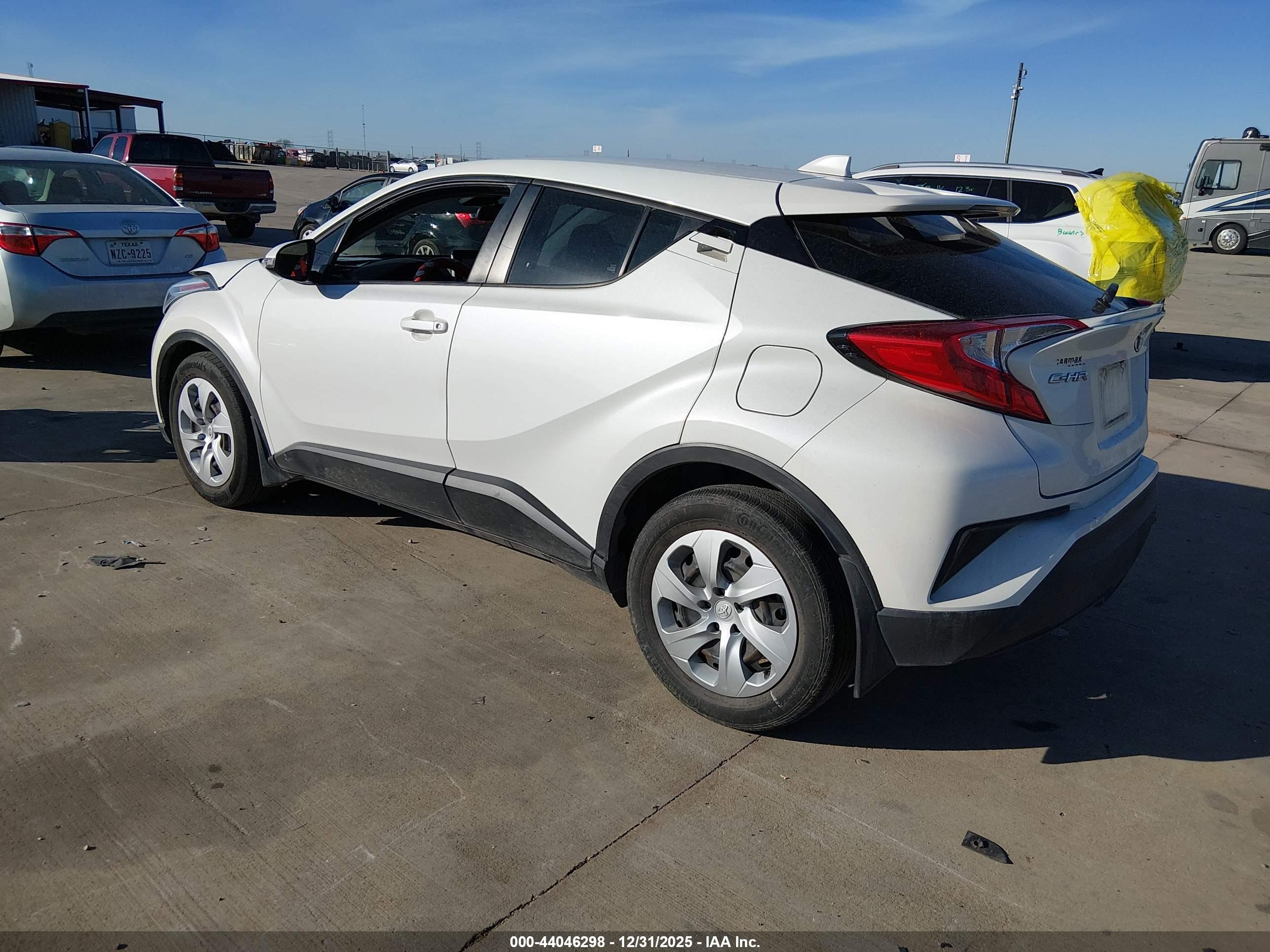 TOYOTA C-HR image 3