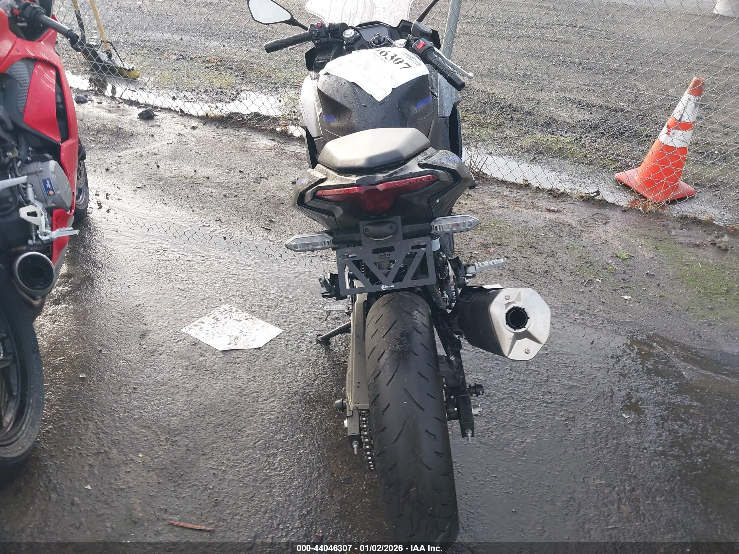 KAWASAKI EX500 image 6