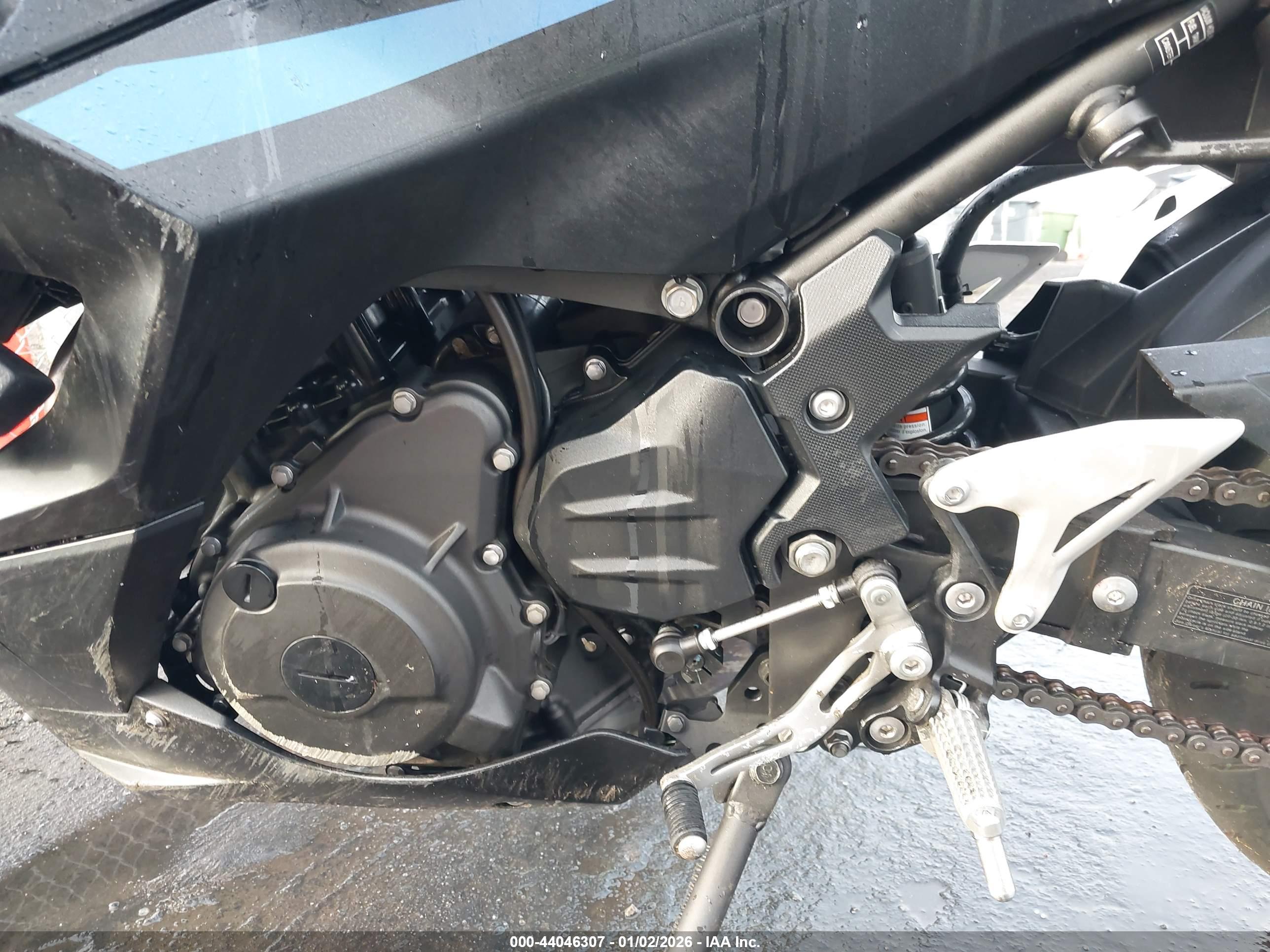 KAWASAKI EX500 image 9