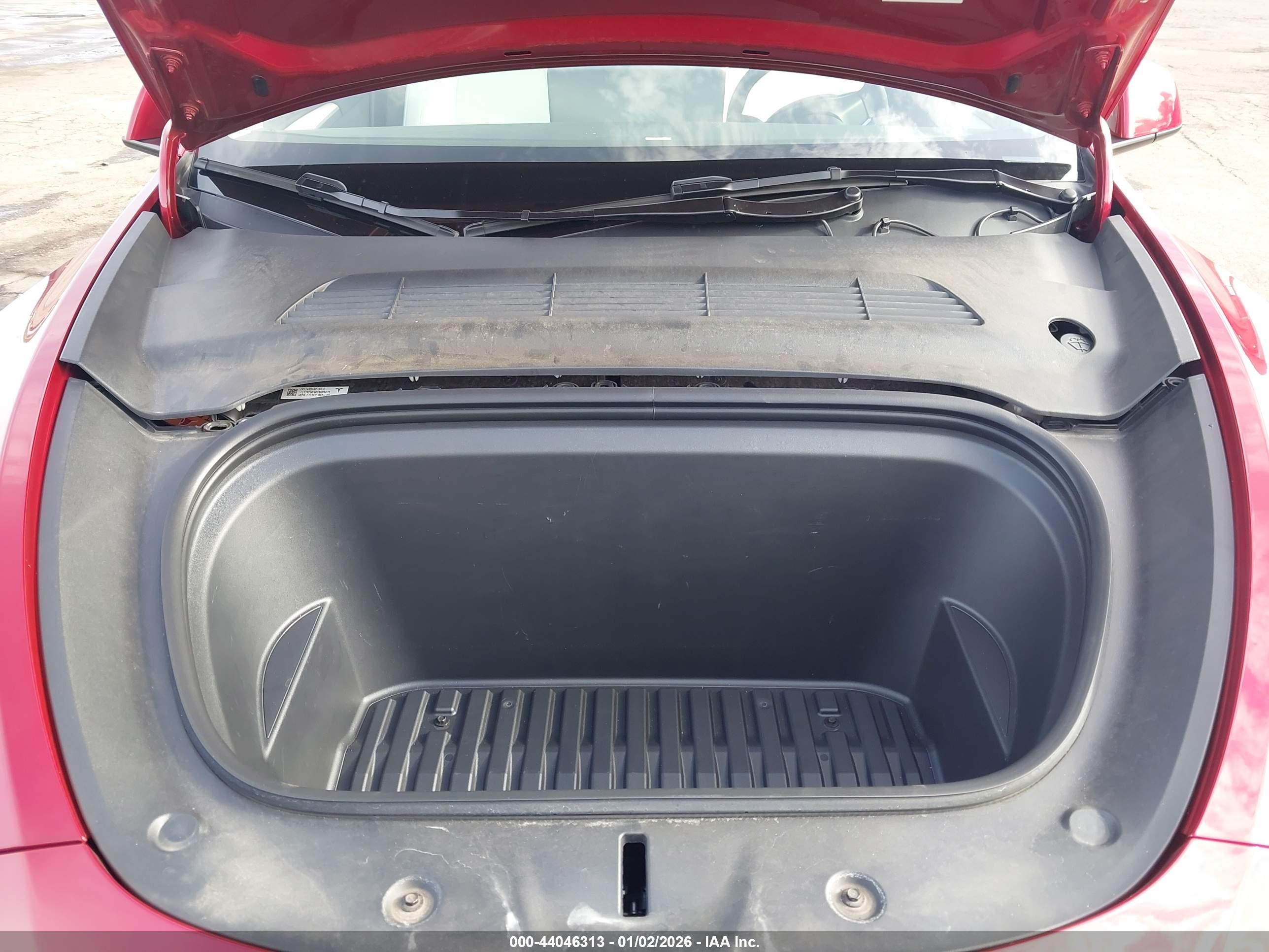 TESLA MODEL image 10