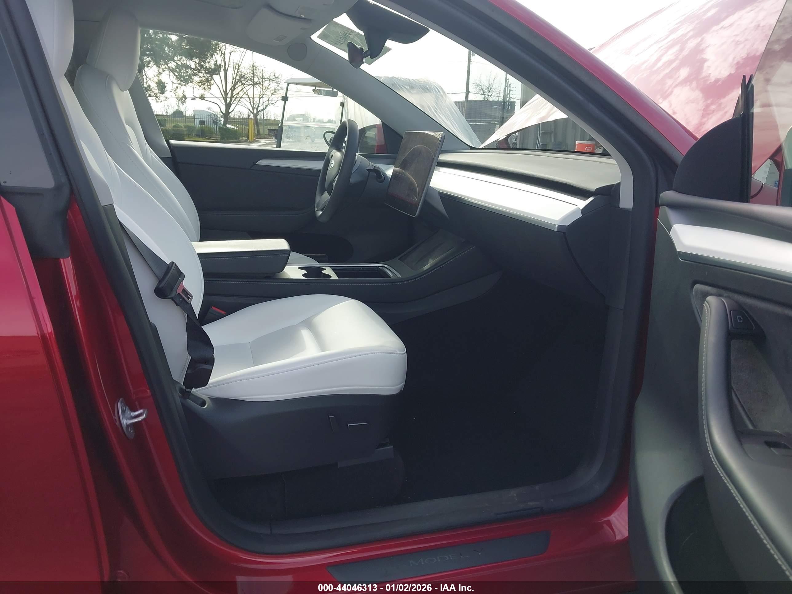 TESLA MODEL image 5