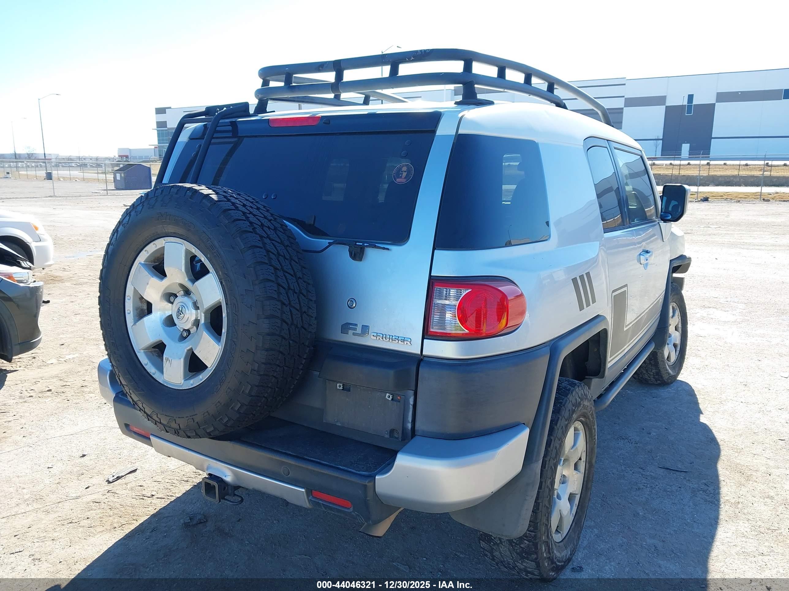 TOYOTA FJ image 4