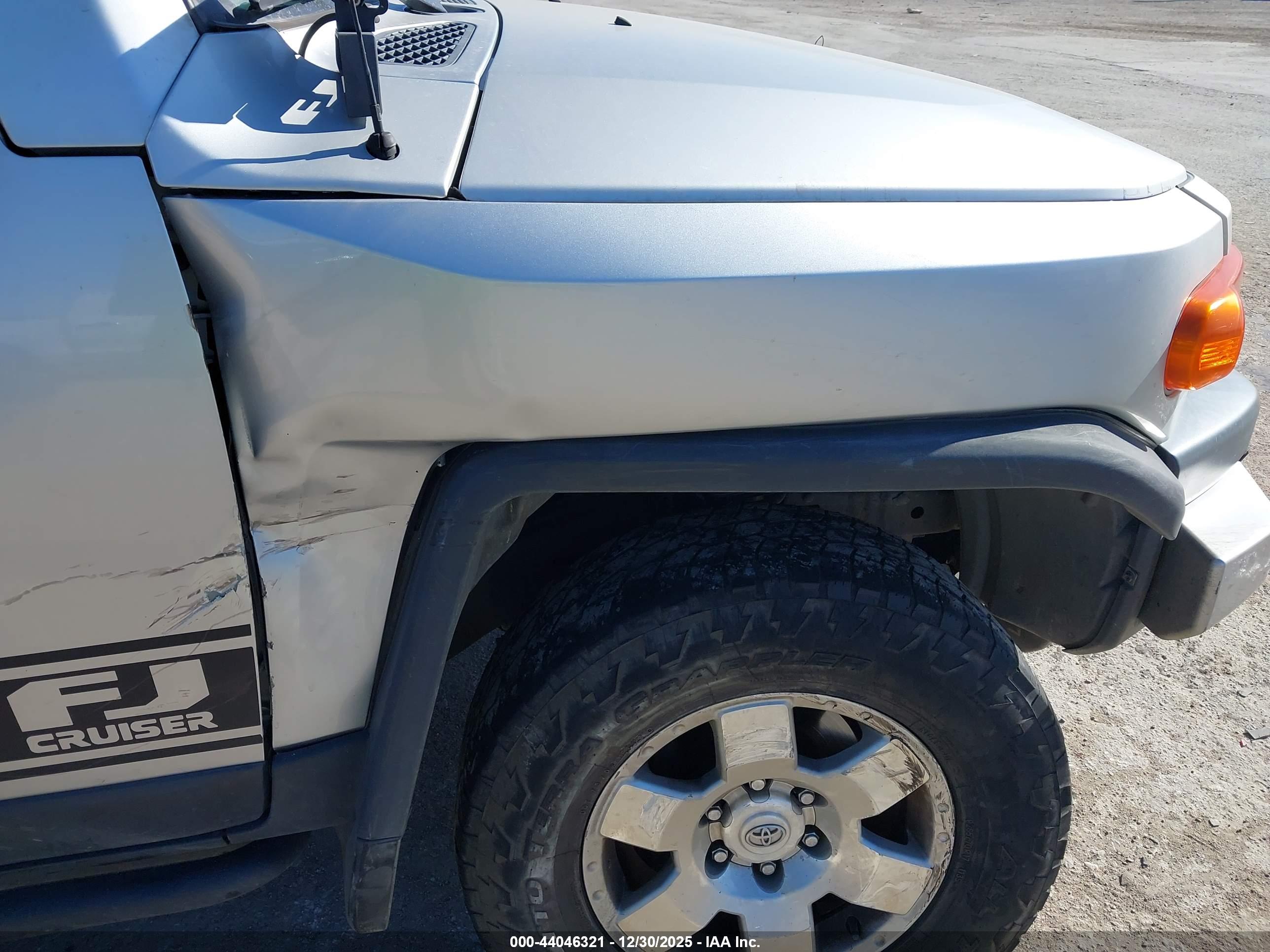 TOYOTA FJ image 6