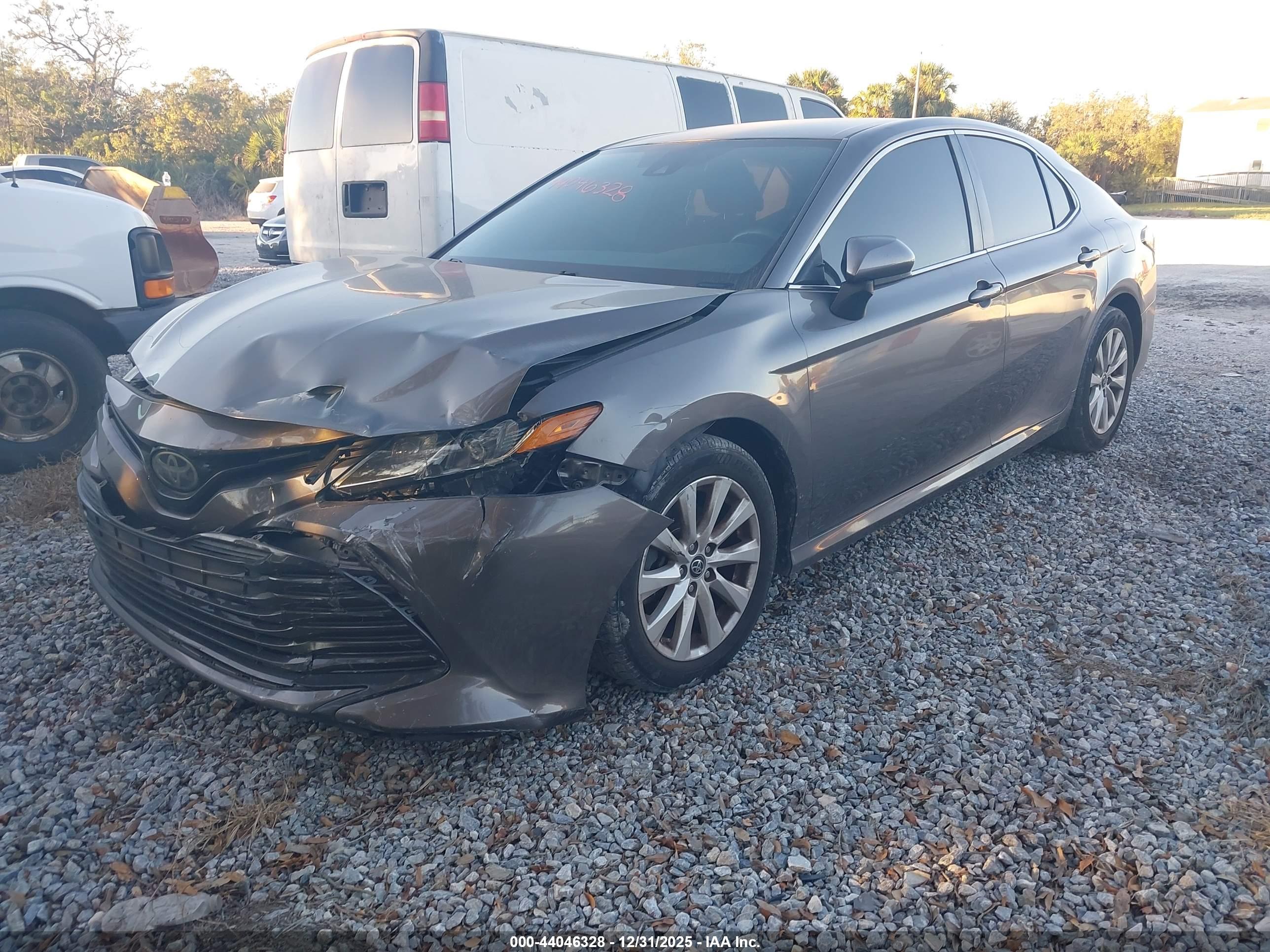 TOYOTA CAMRY image 2