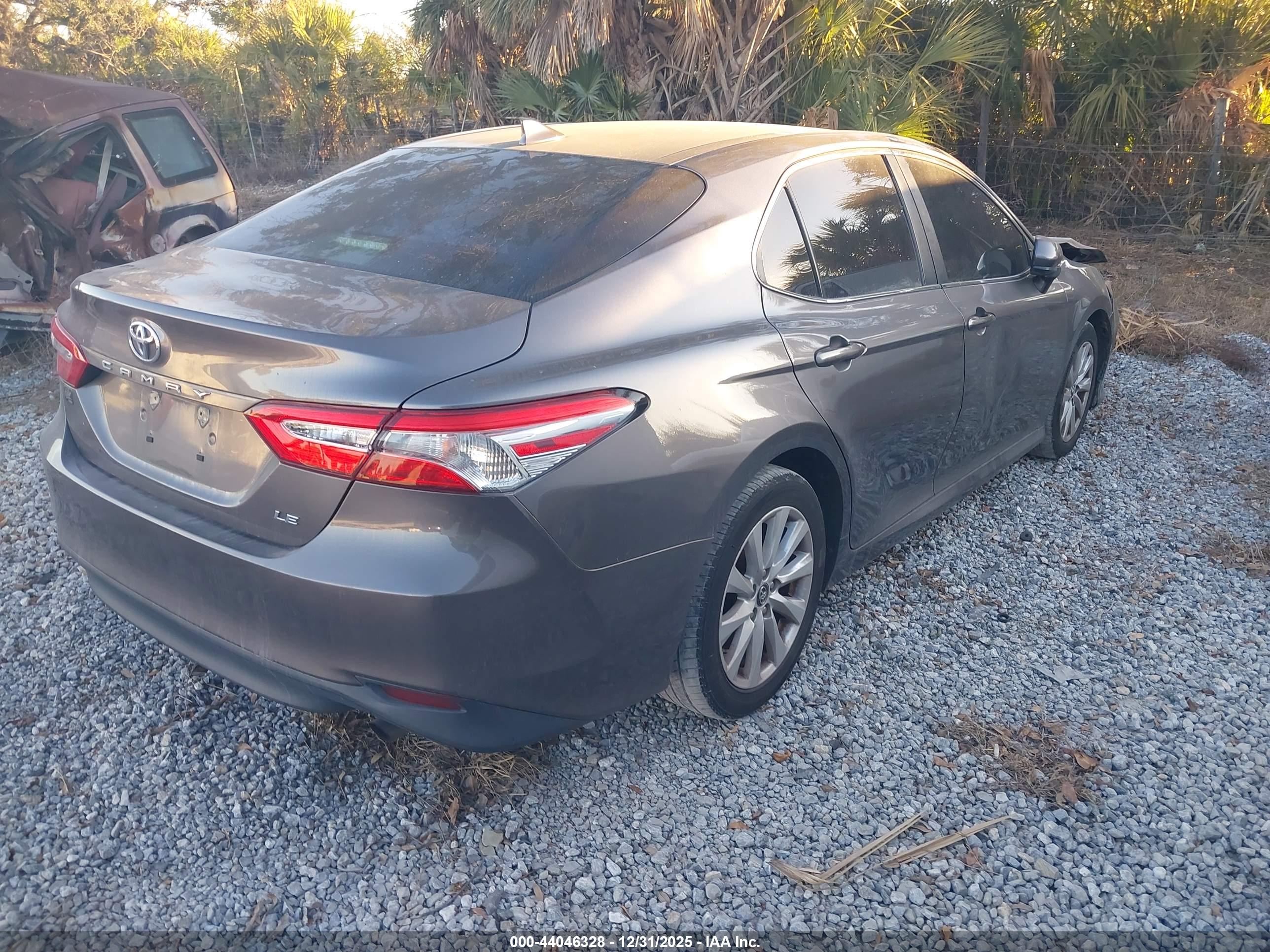 TOYOTA CAMRY image 4