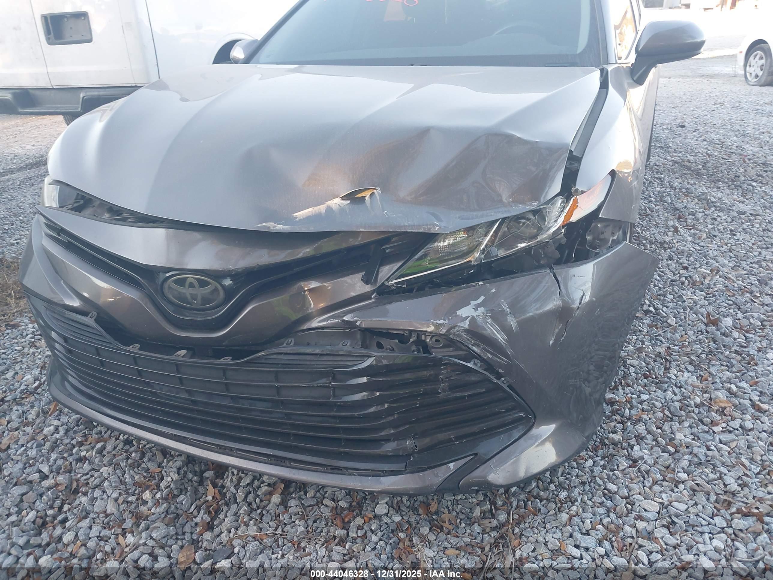 TOYOTA CAMRY image 6