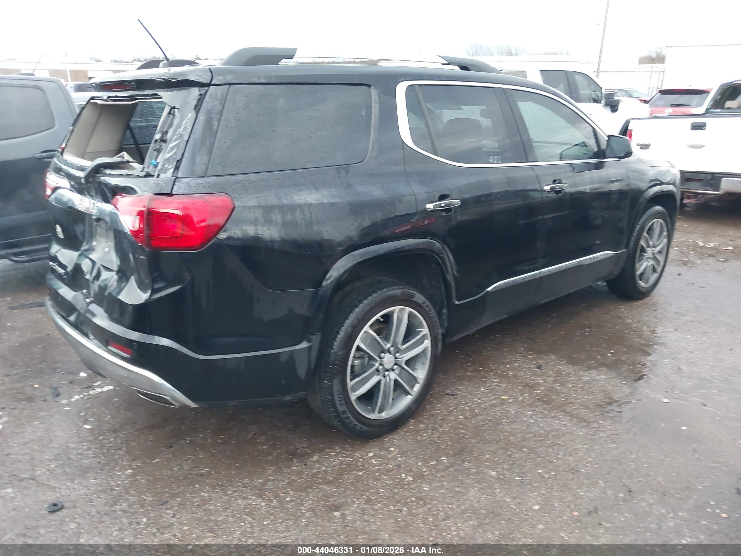 GMC ACADIA image 4