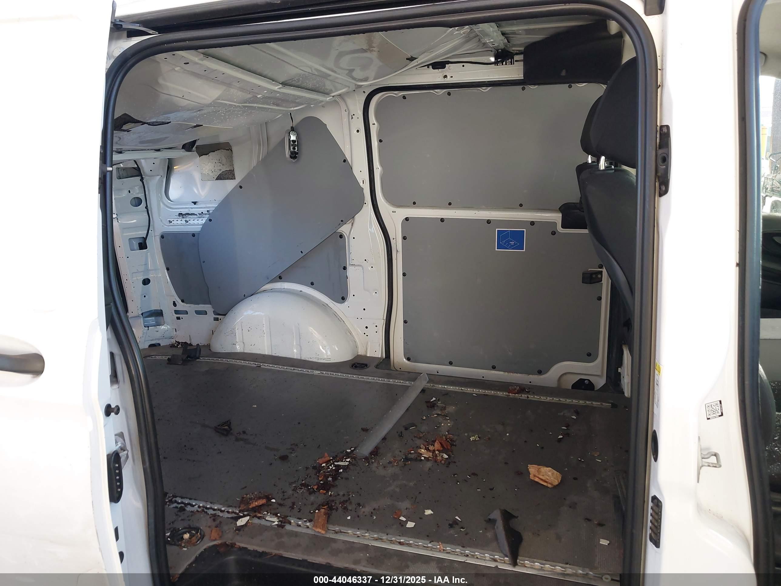 MERCEDES-BENZ METRIS image 8