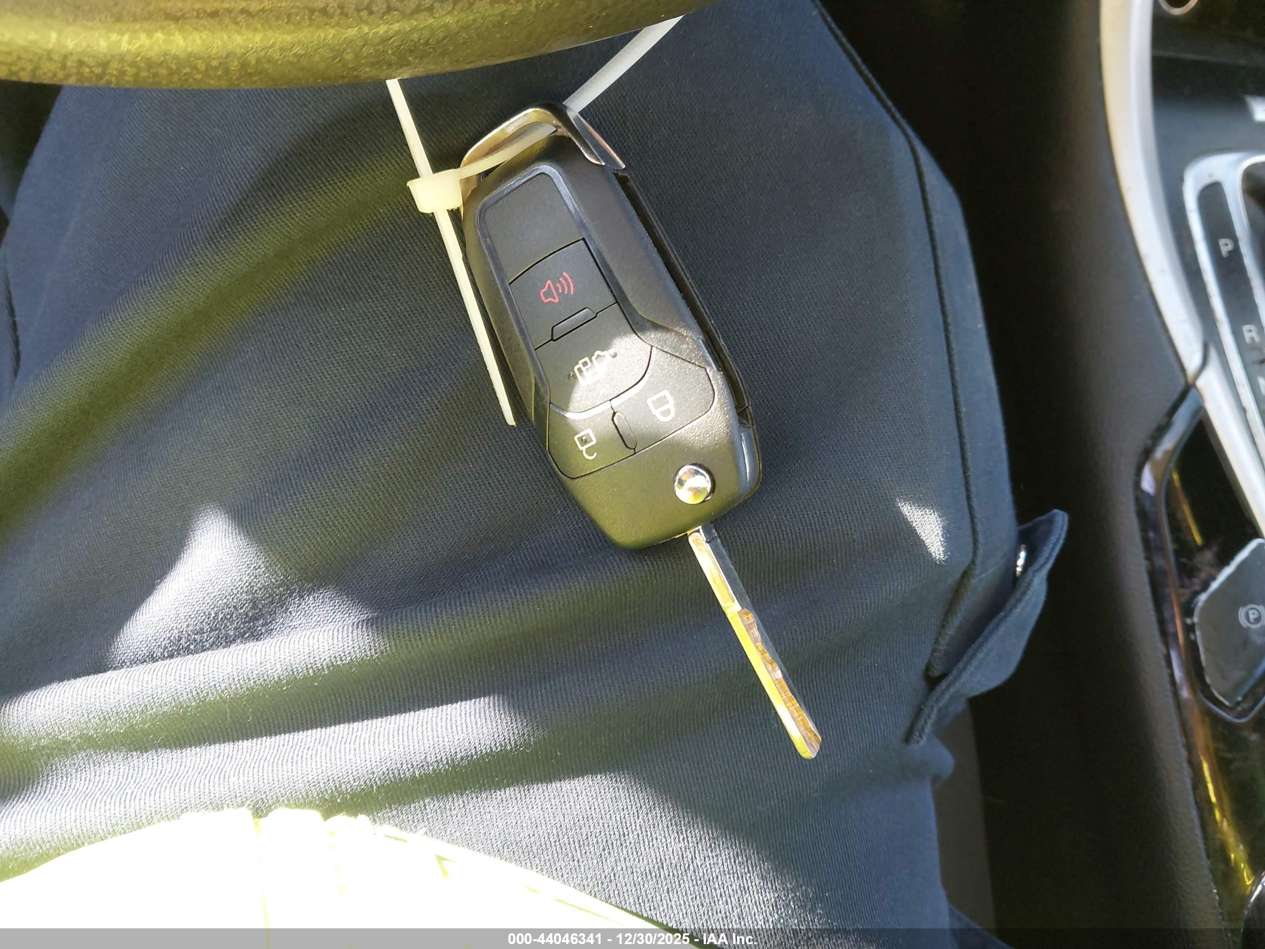FORD FUSION image 11