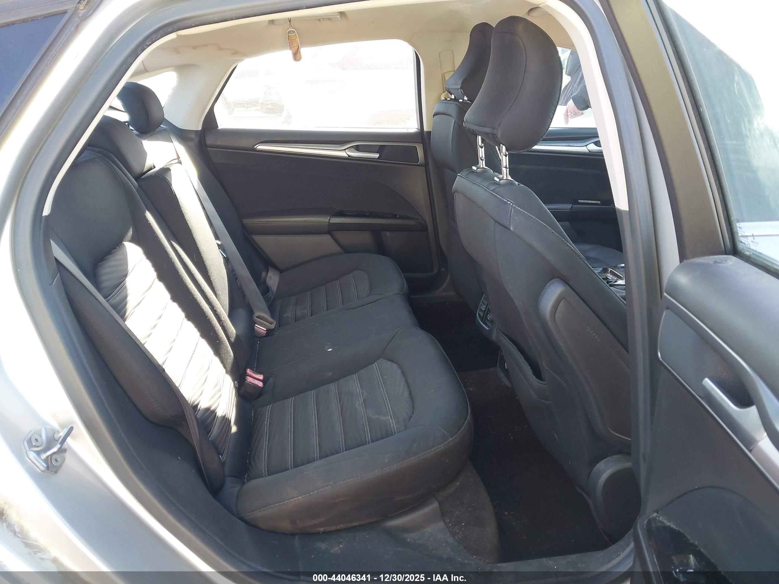 FORD FUSION image 8