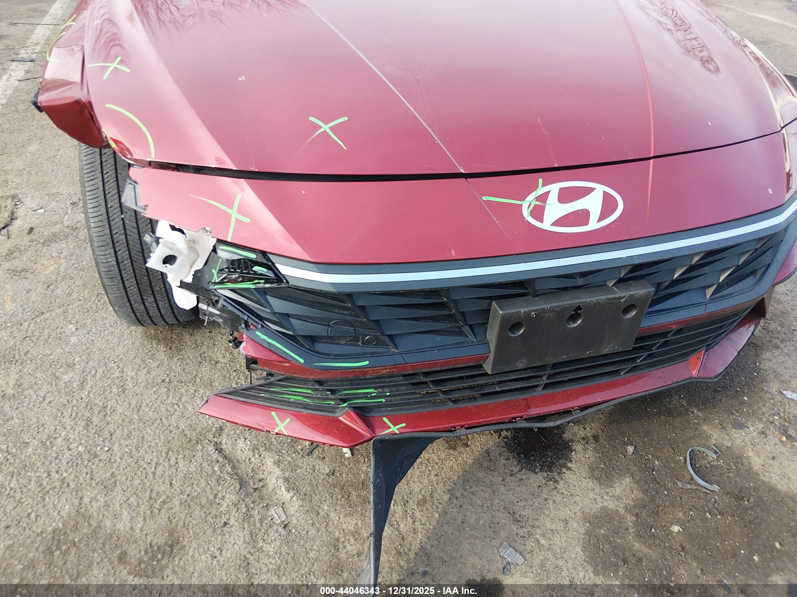 HYUNDAI ELANTRA image 6