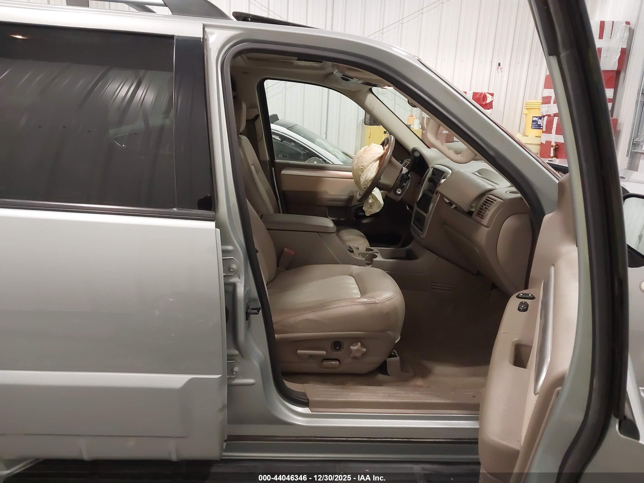 MERCURY MOUNTAINEER image 5
