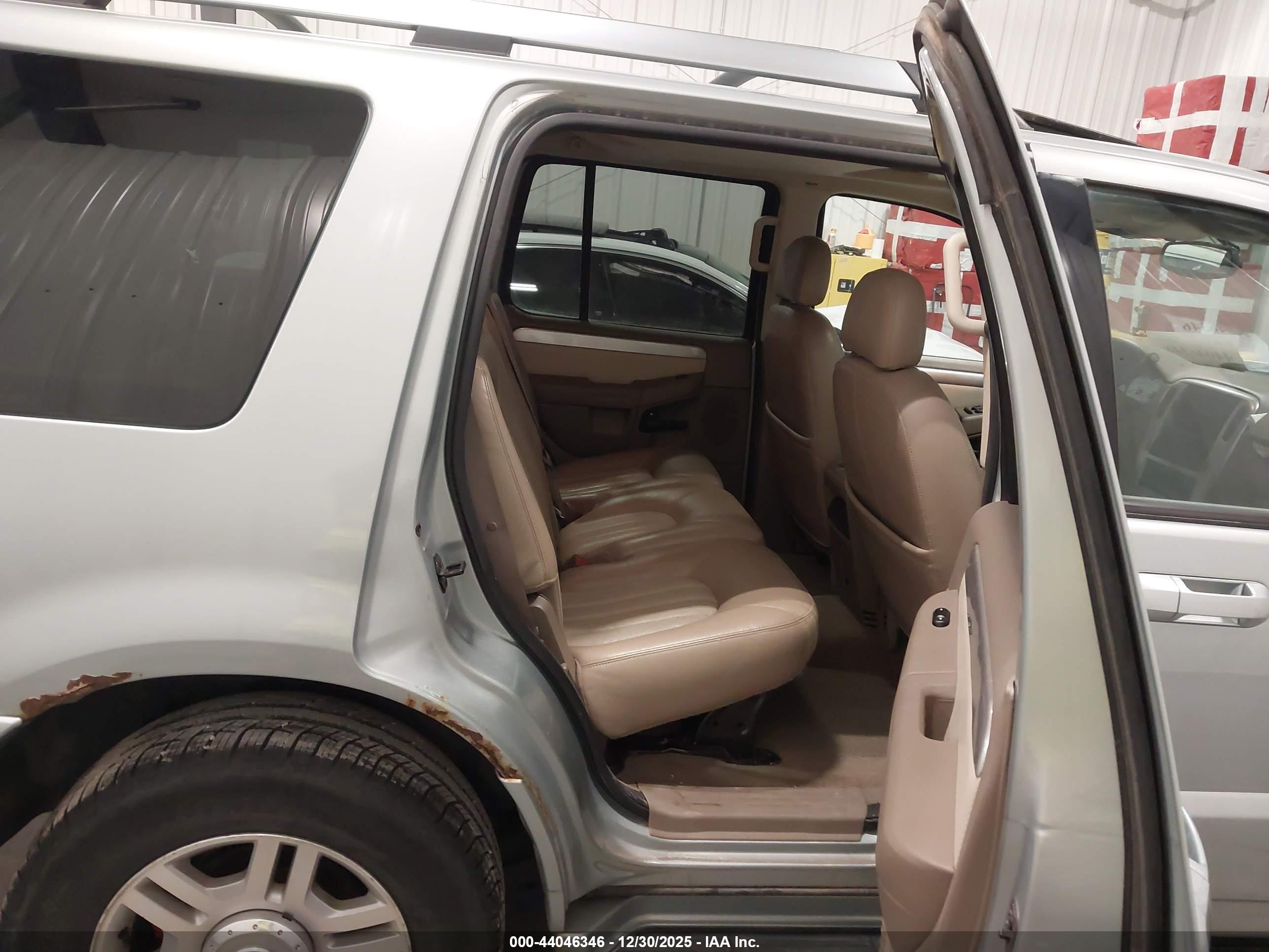 MERCURY MOUNTAINEER image 8