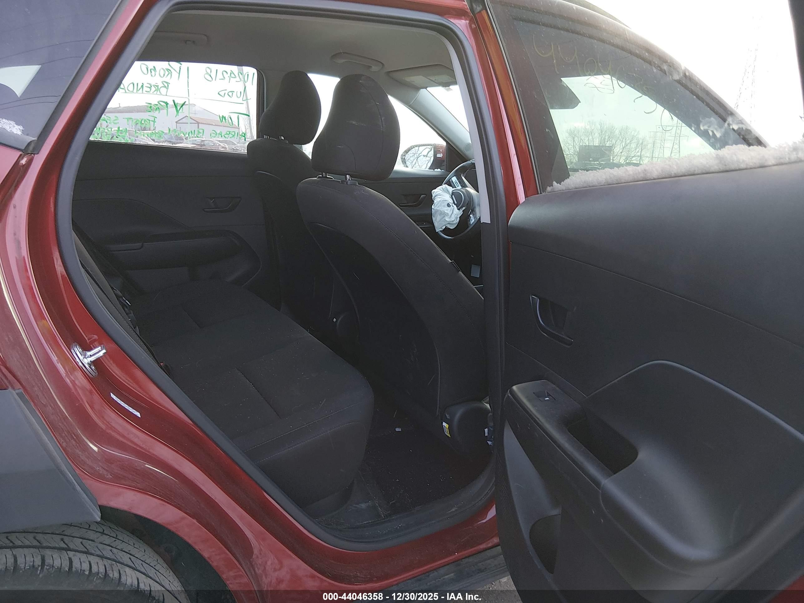 HYUNDAI KONA image 8
