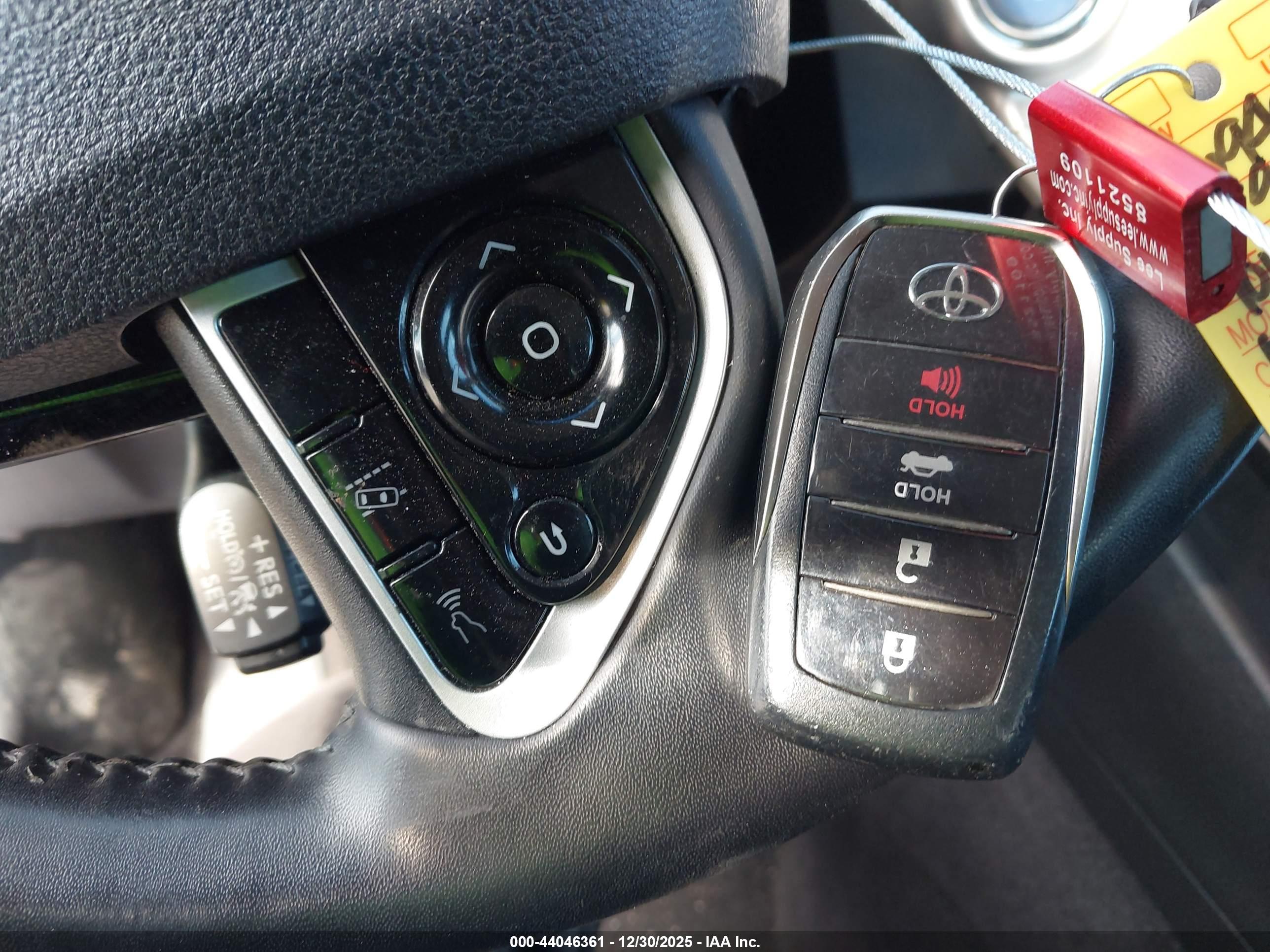 TOYOTA MIRAI image 11