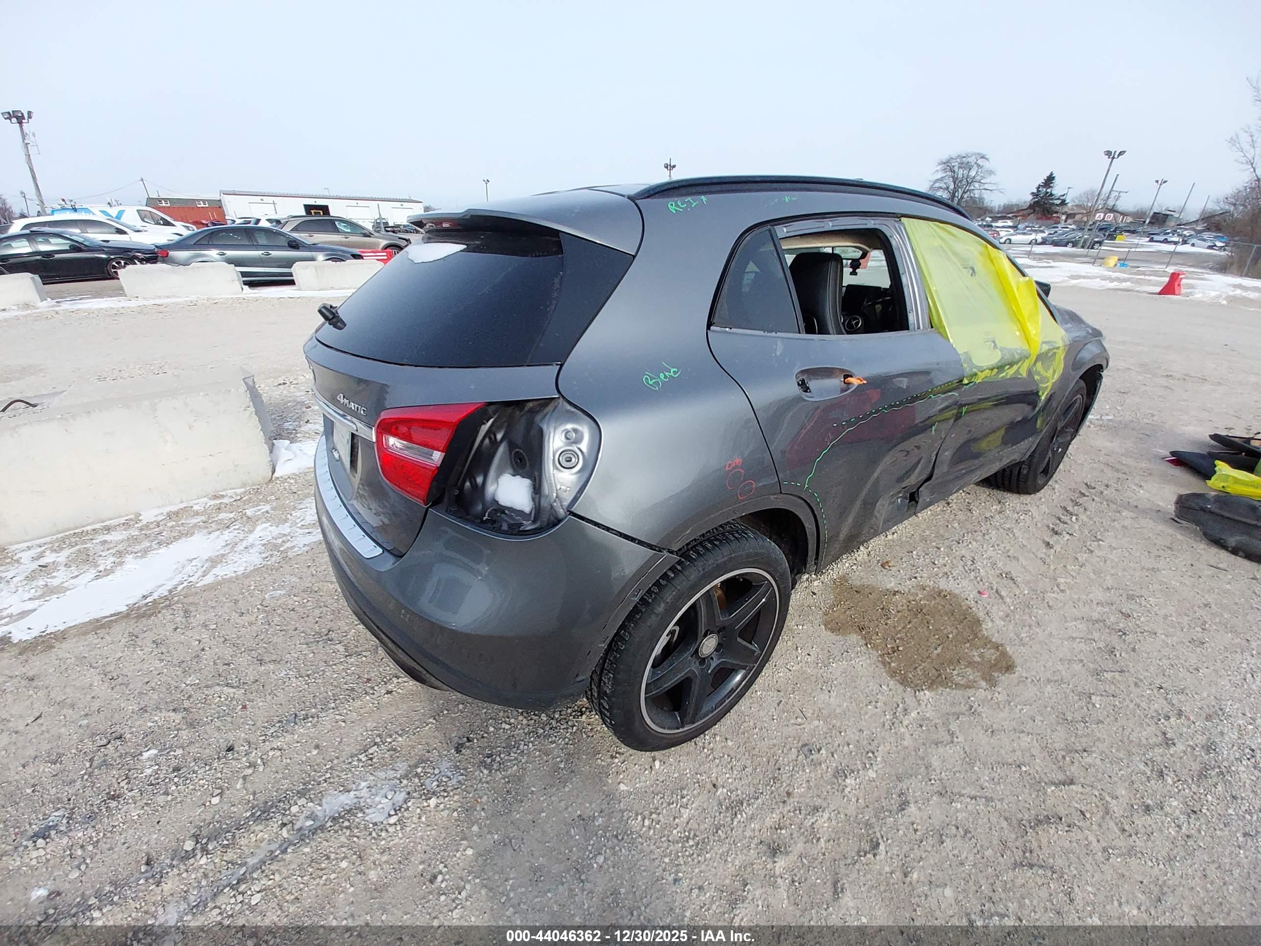 MERCEDES-BENZ GLA image 4