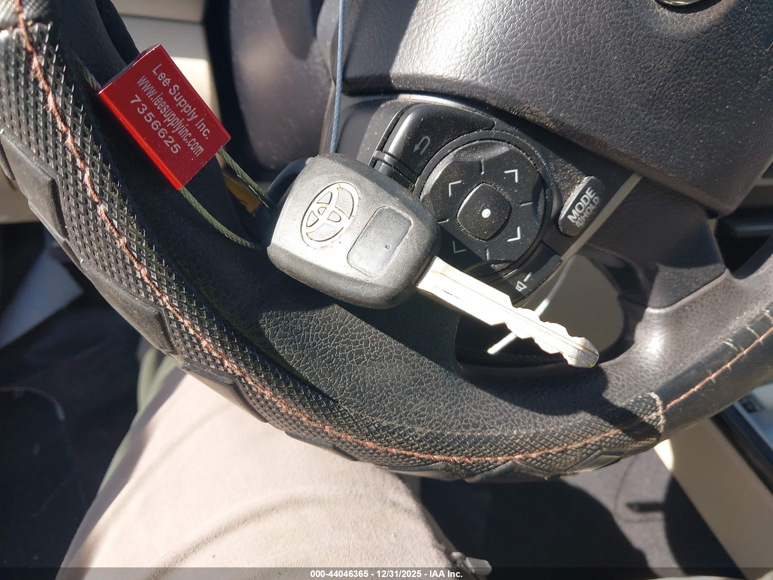 TOYOTA CAMRY image 11