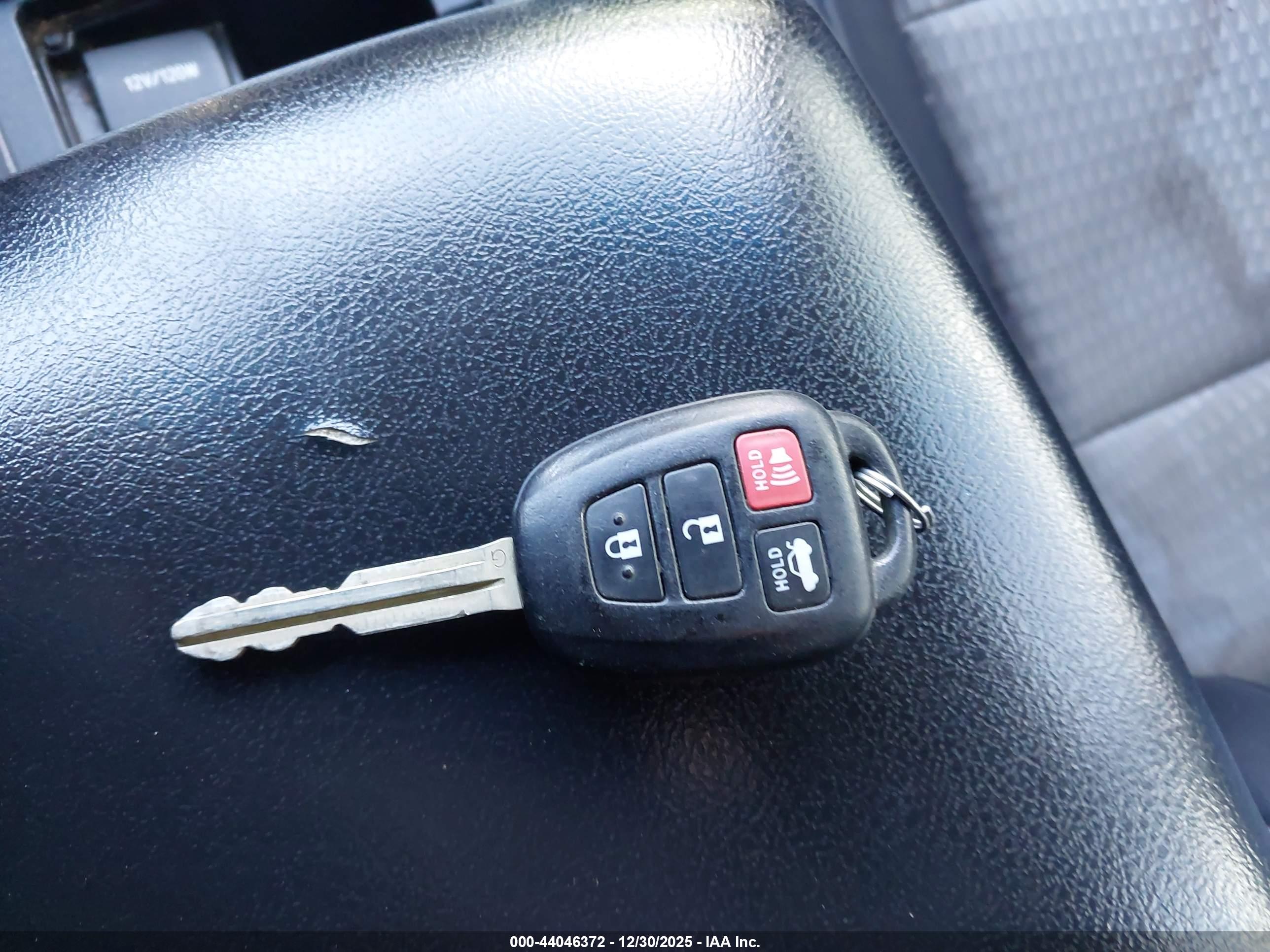 TOYOTA CAMRY image 11