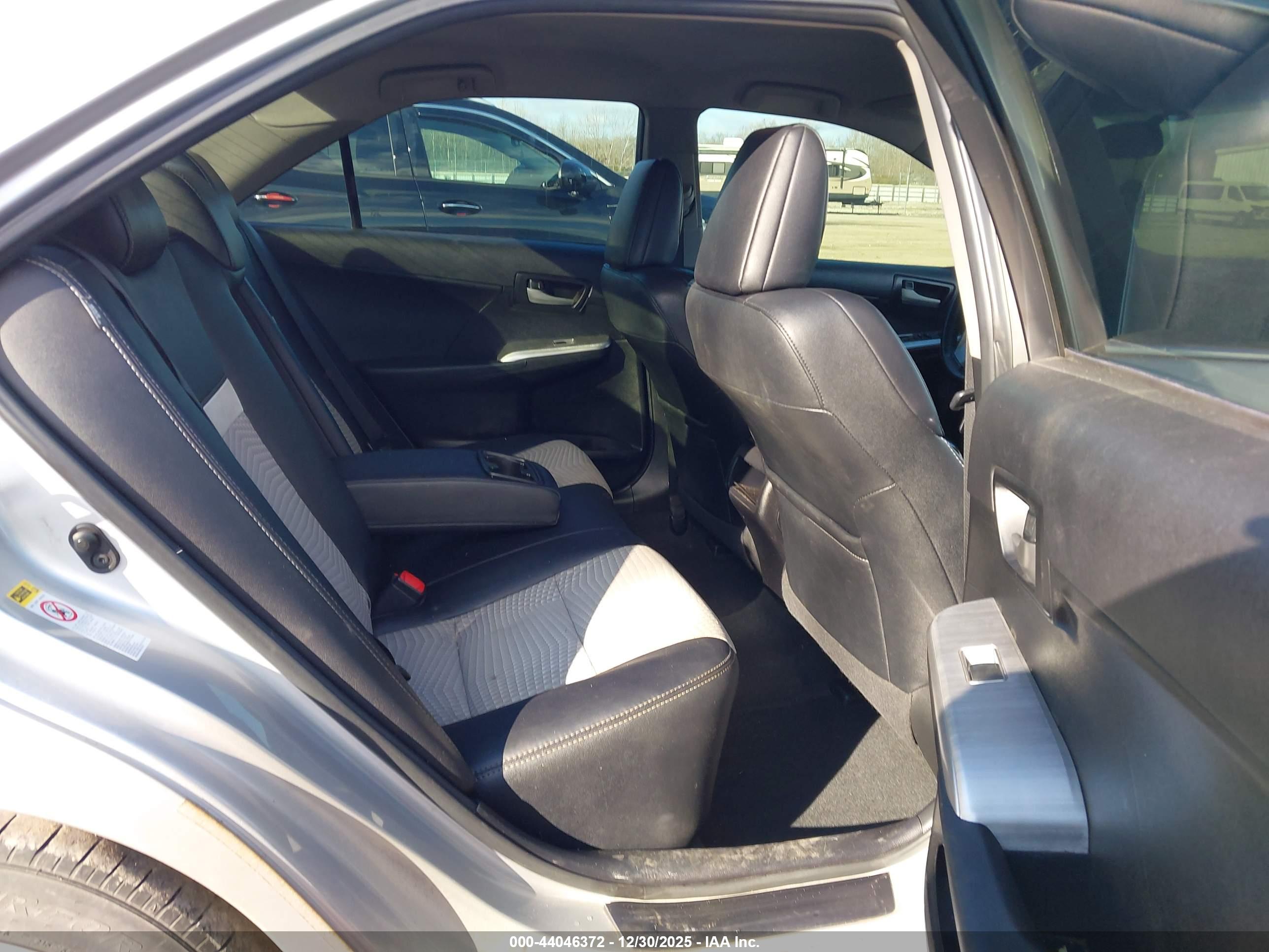 TOYOTA CAMRY image 8