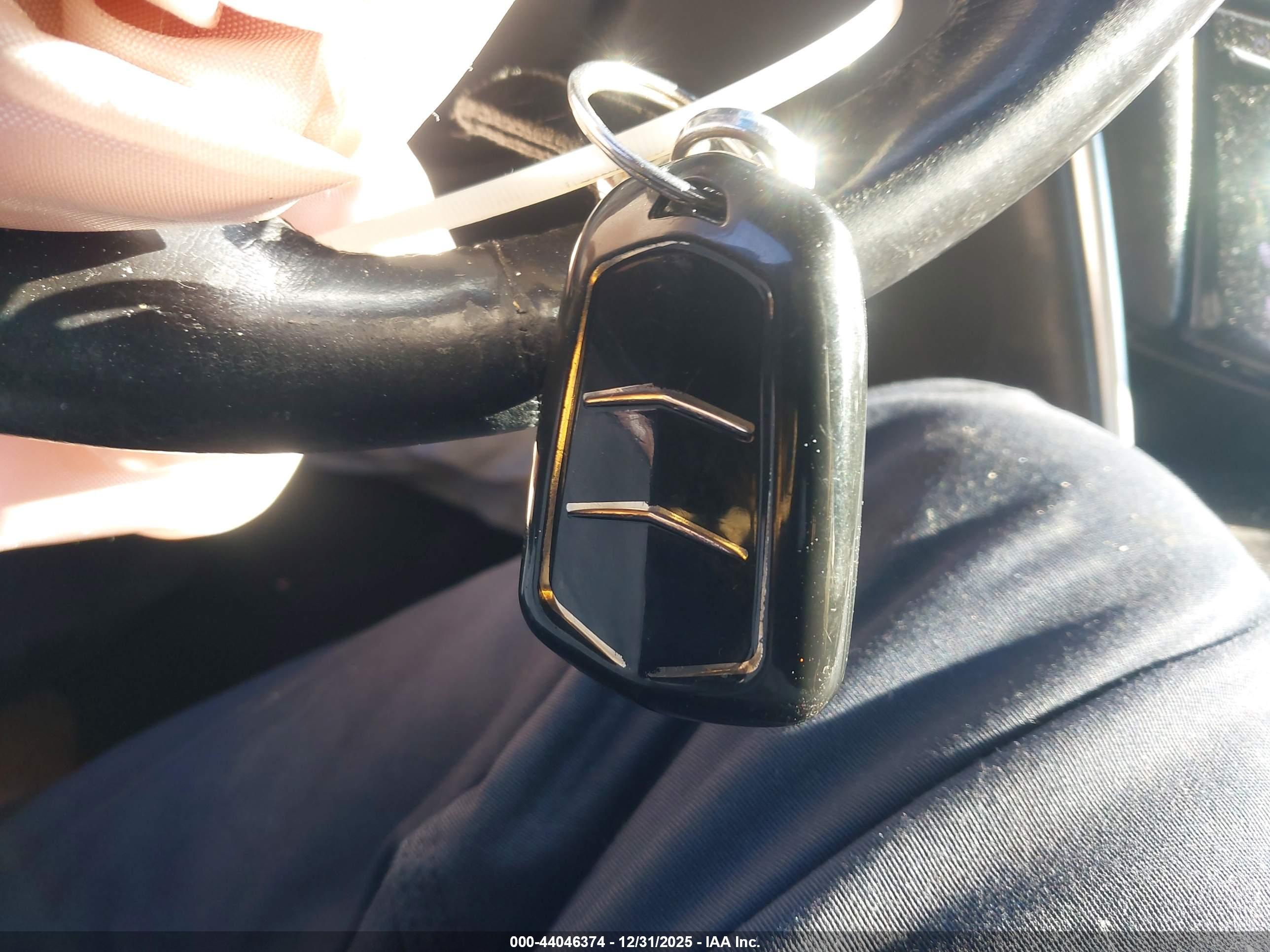 CADILLAC XTS image 11
