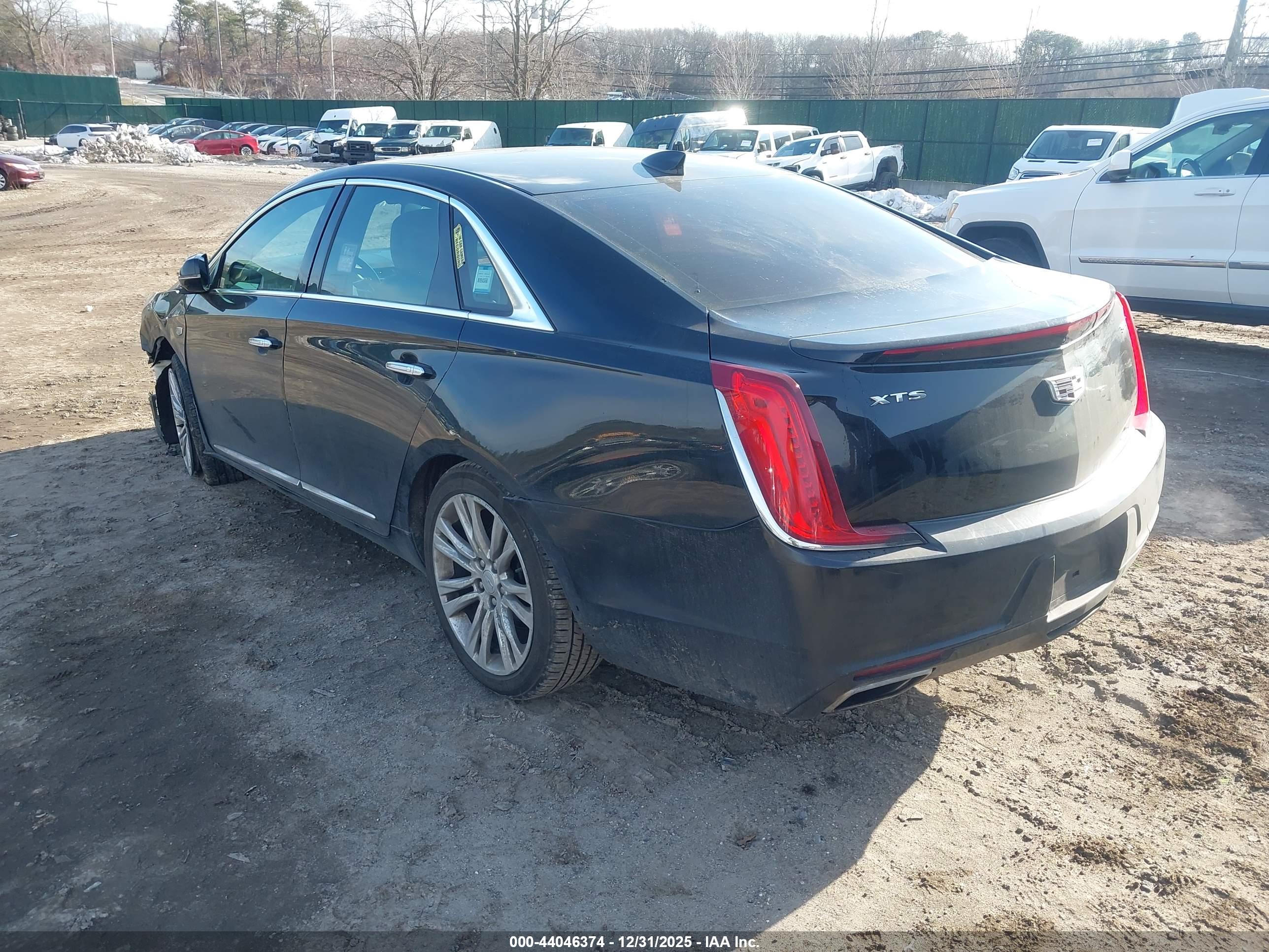 CADILLAC XTS image 3