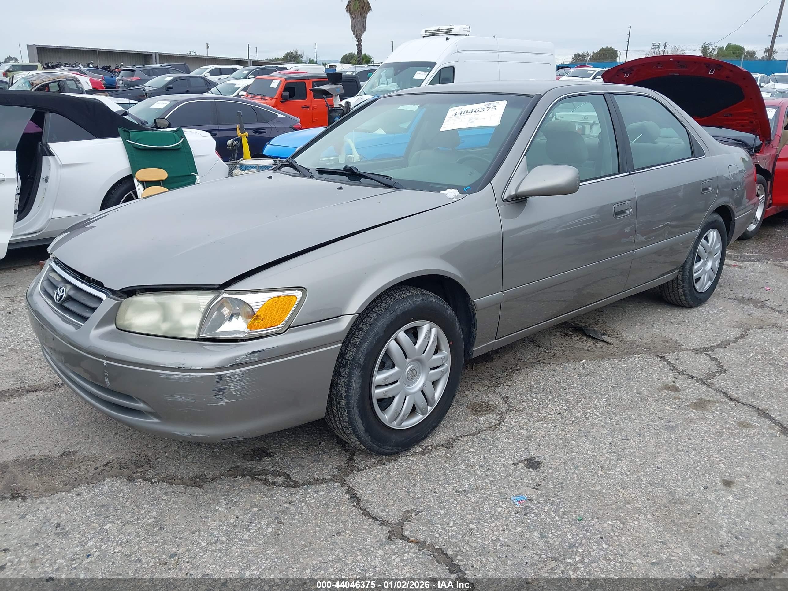 TOYOTA CAMRY image 2