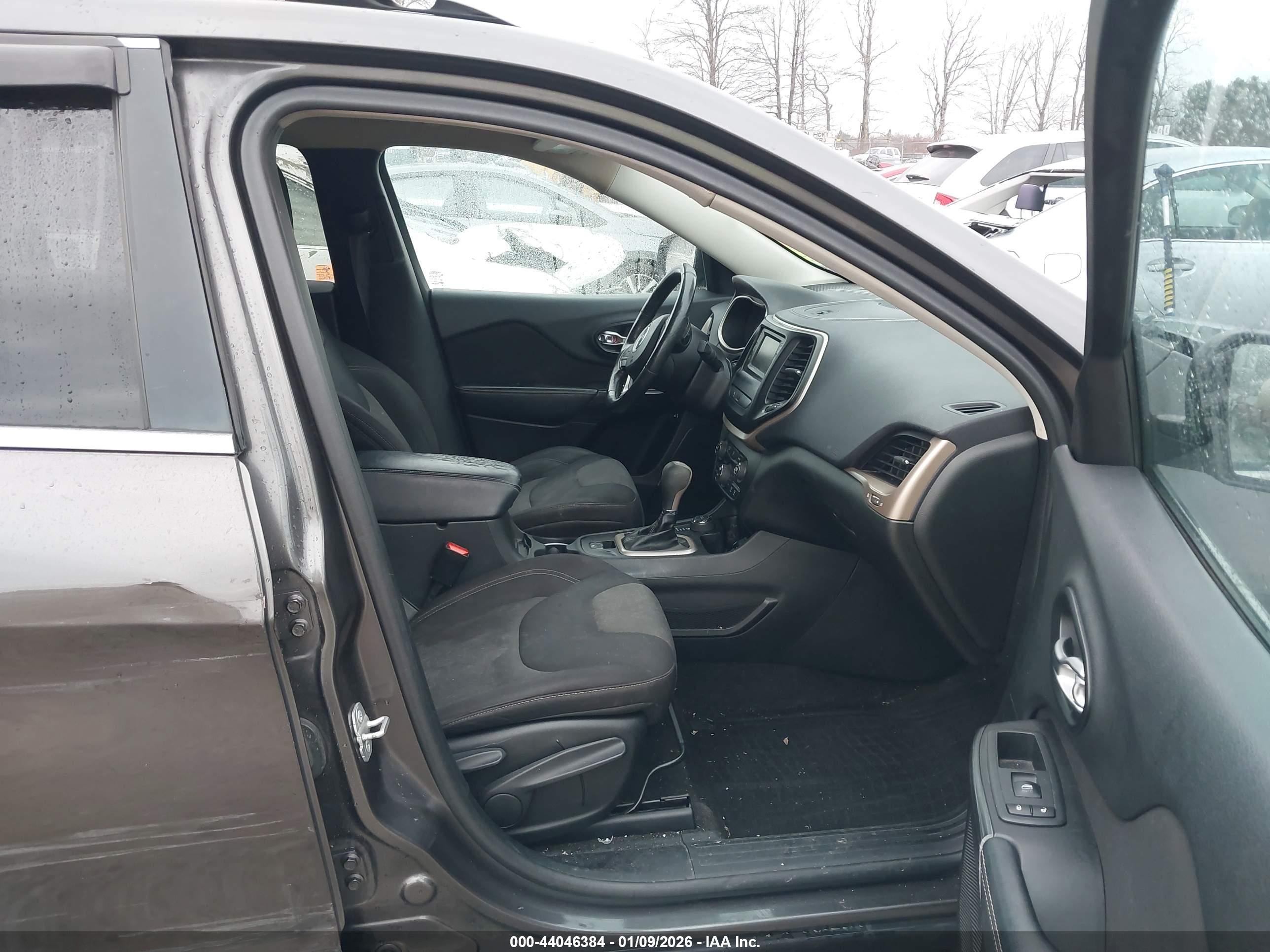 JEEP CHEROKEE image 5