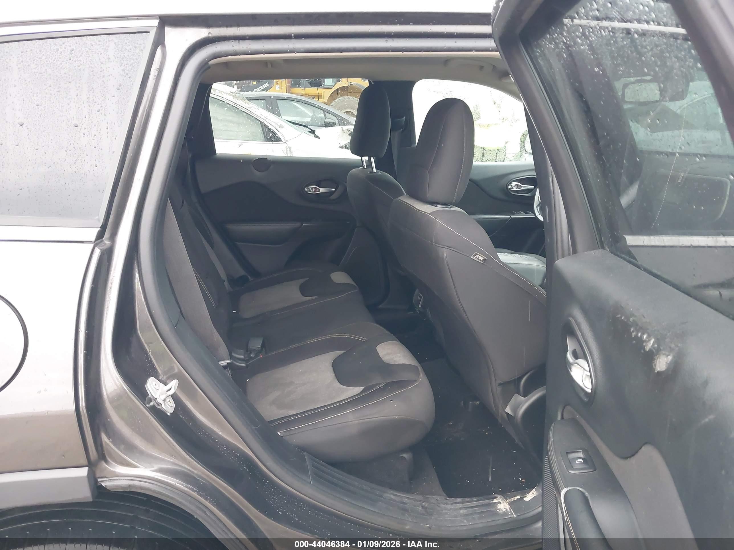 JEEP CHEROKEE image 8