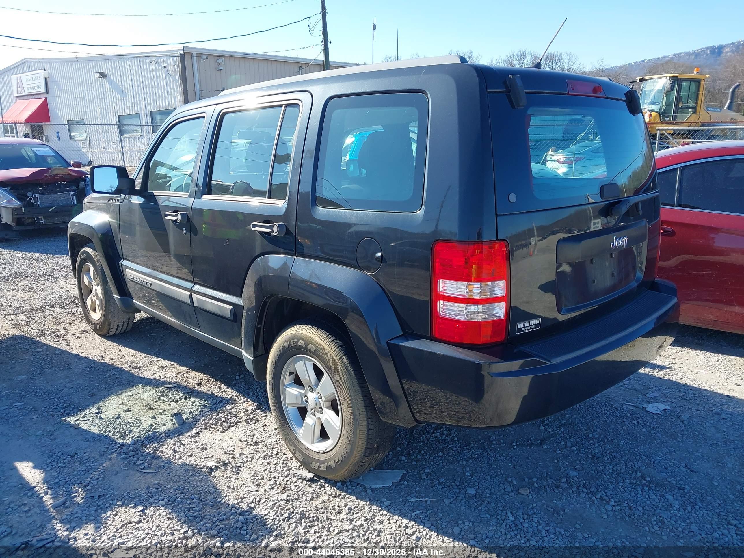 JEEP LIBERTY image 3