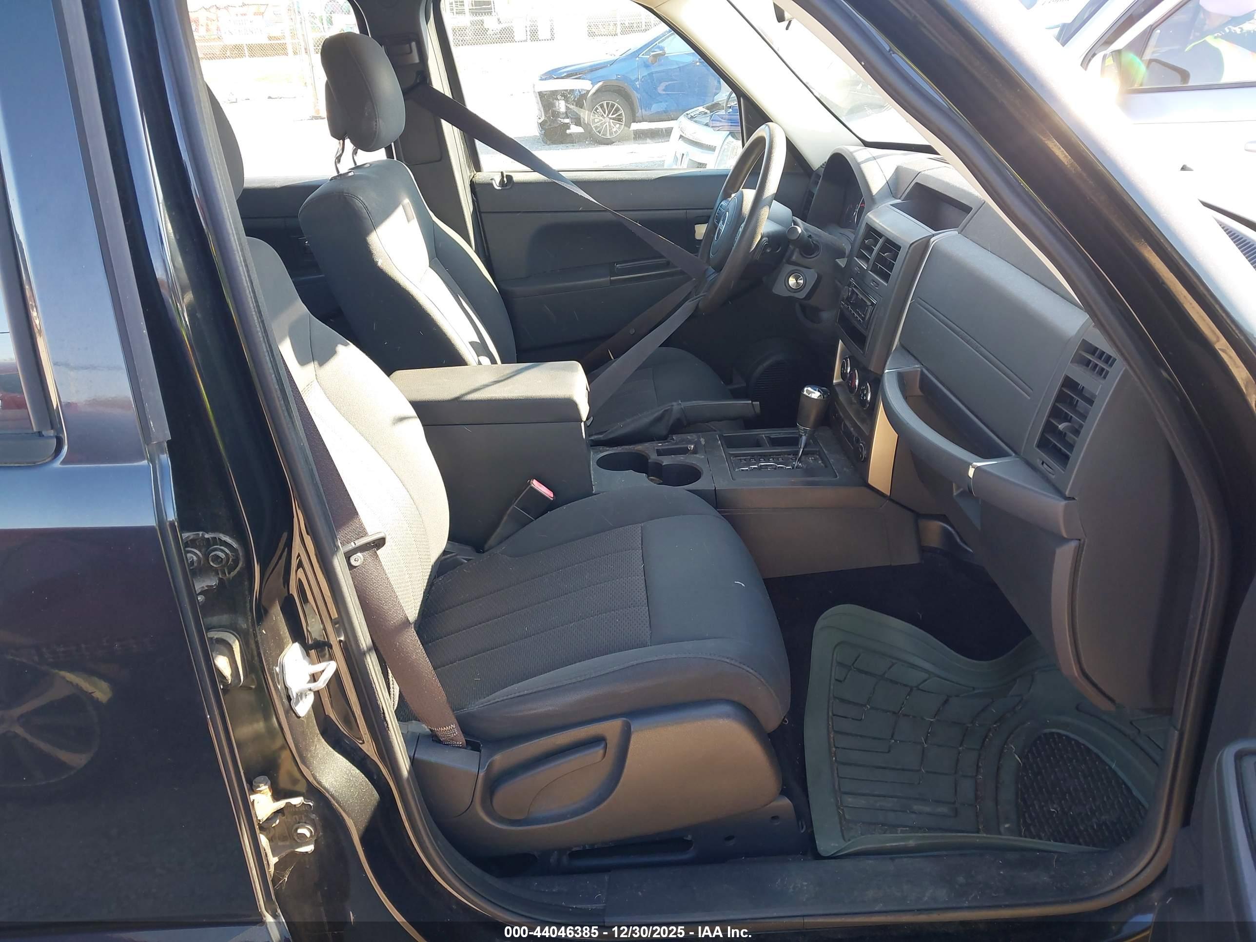 JEEP LIBERTY image 5