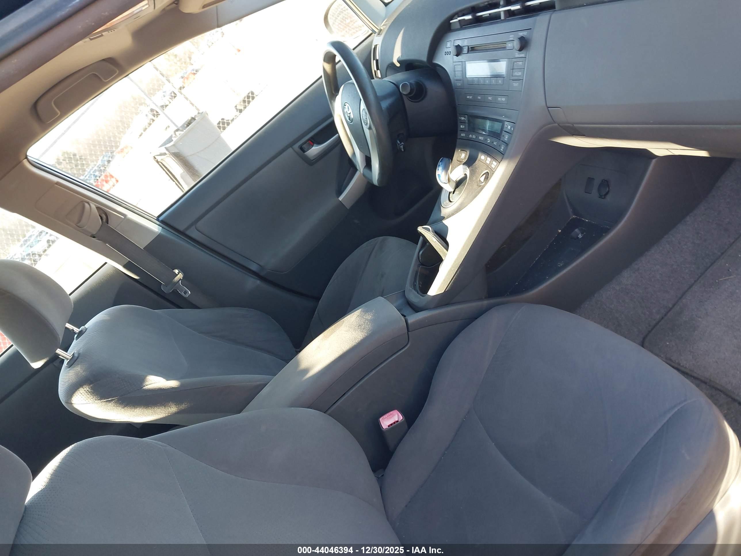 TOYOTA PRIUS image 5