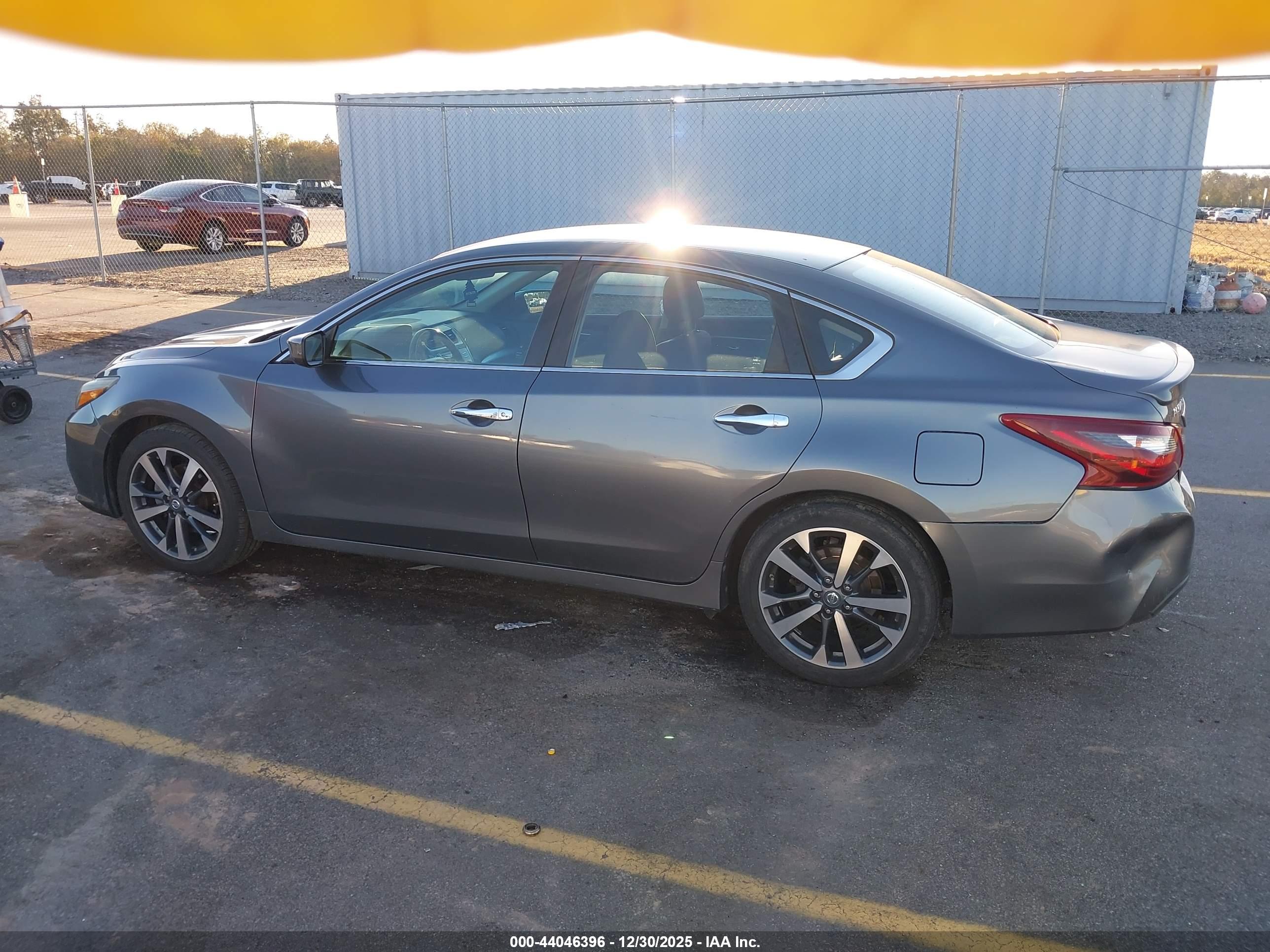 NISSAN ALTIMA image 3