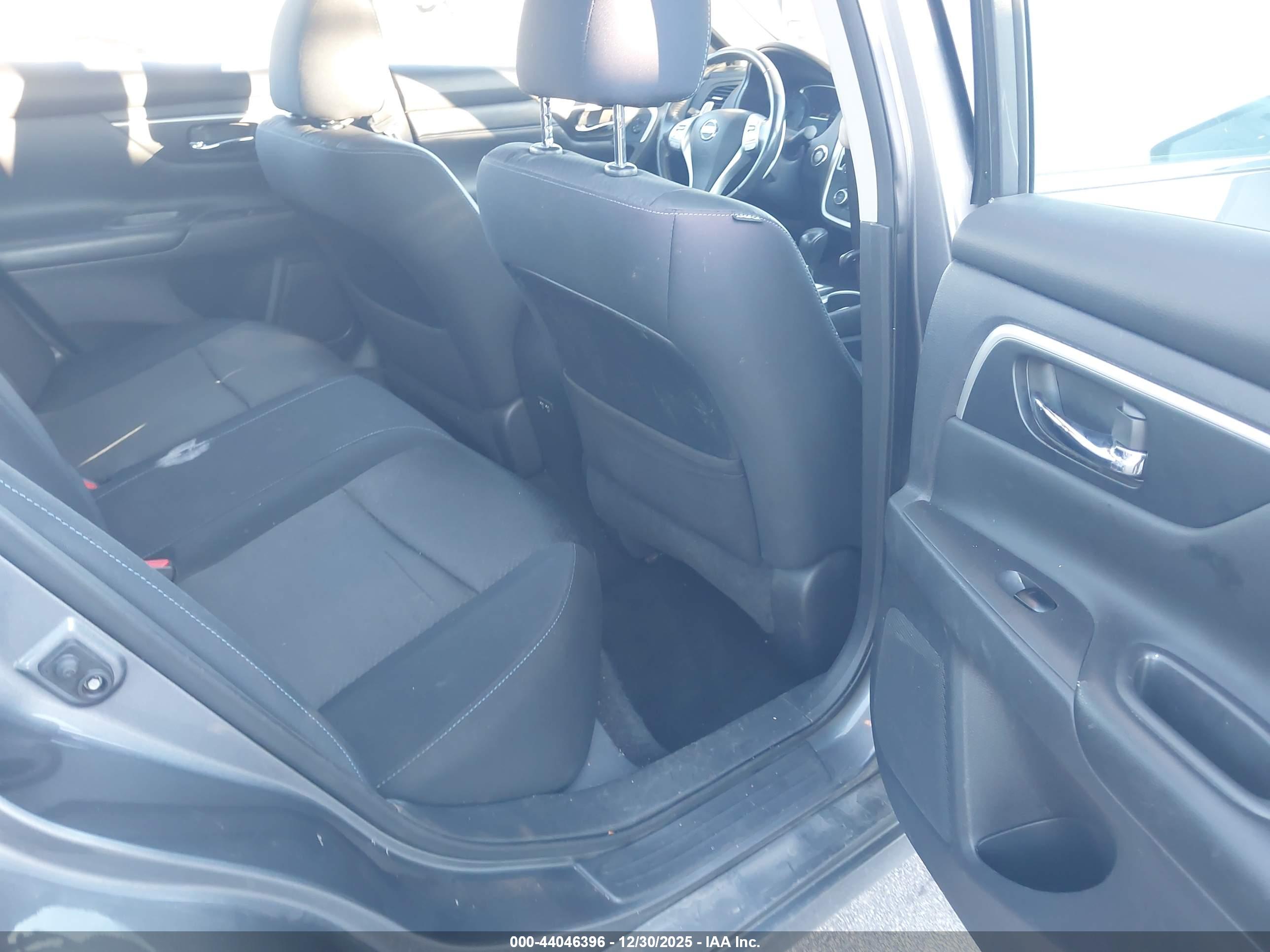NISSAN ALTIMA image 8