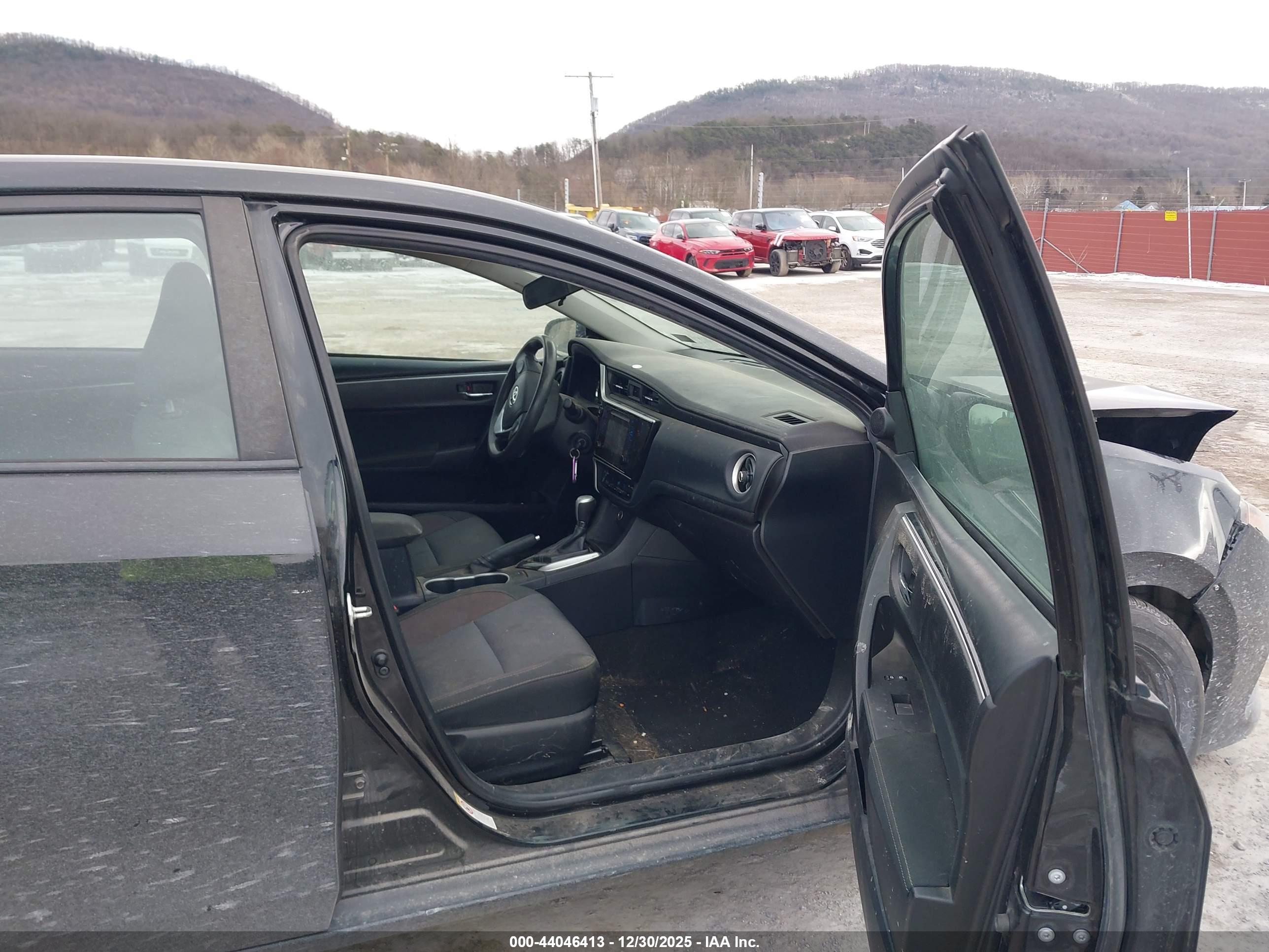 TOYOTA COROLLA image 5