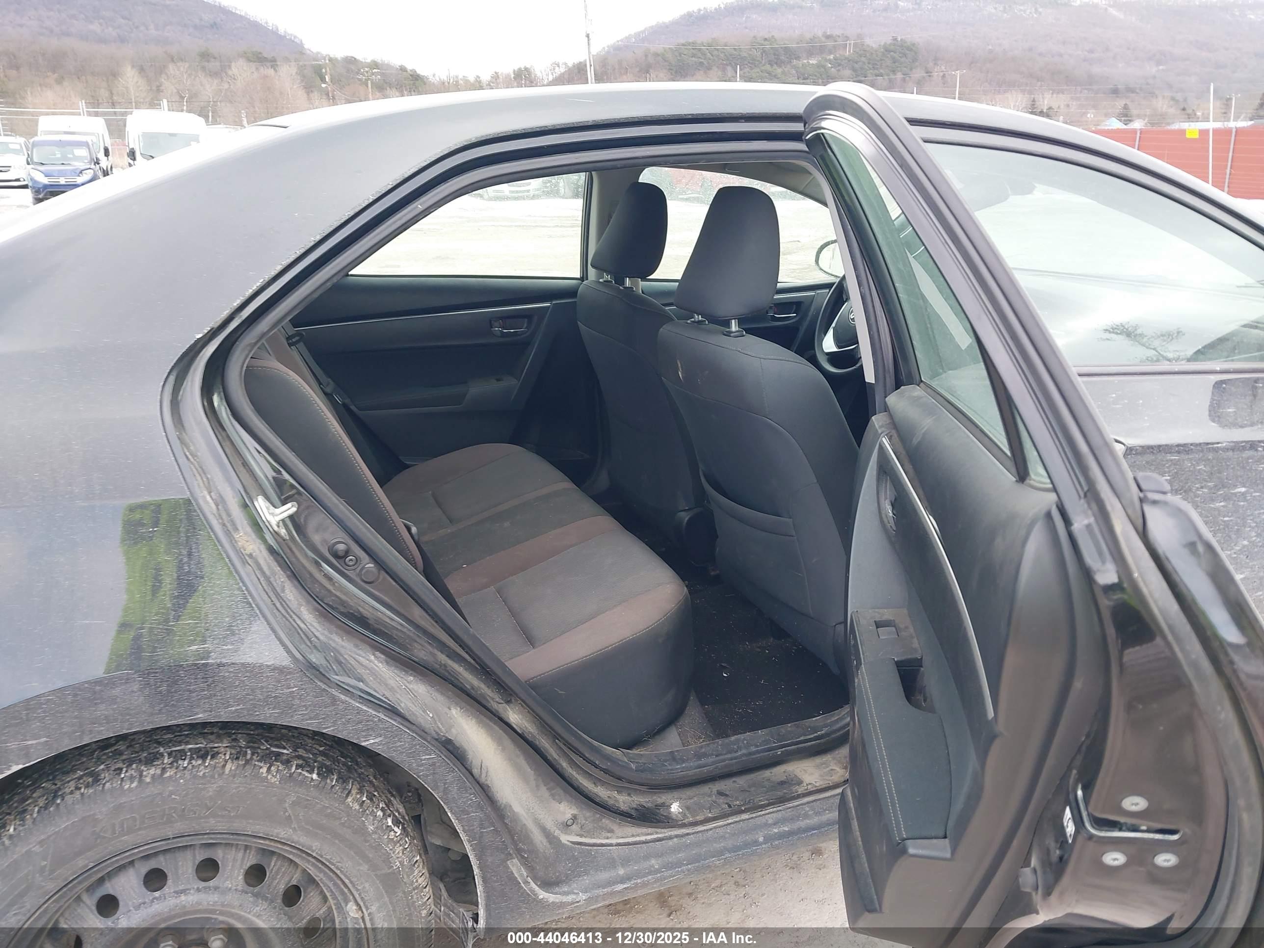 TOYOTA COROLLA image 8
