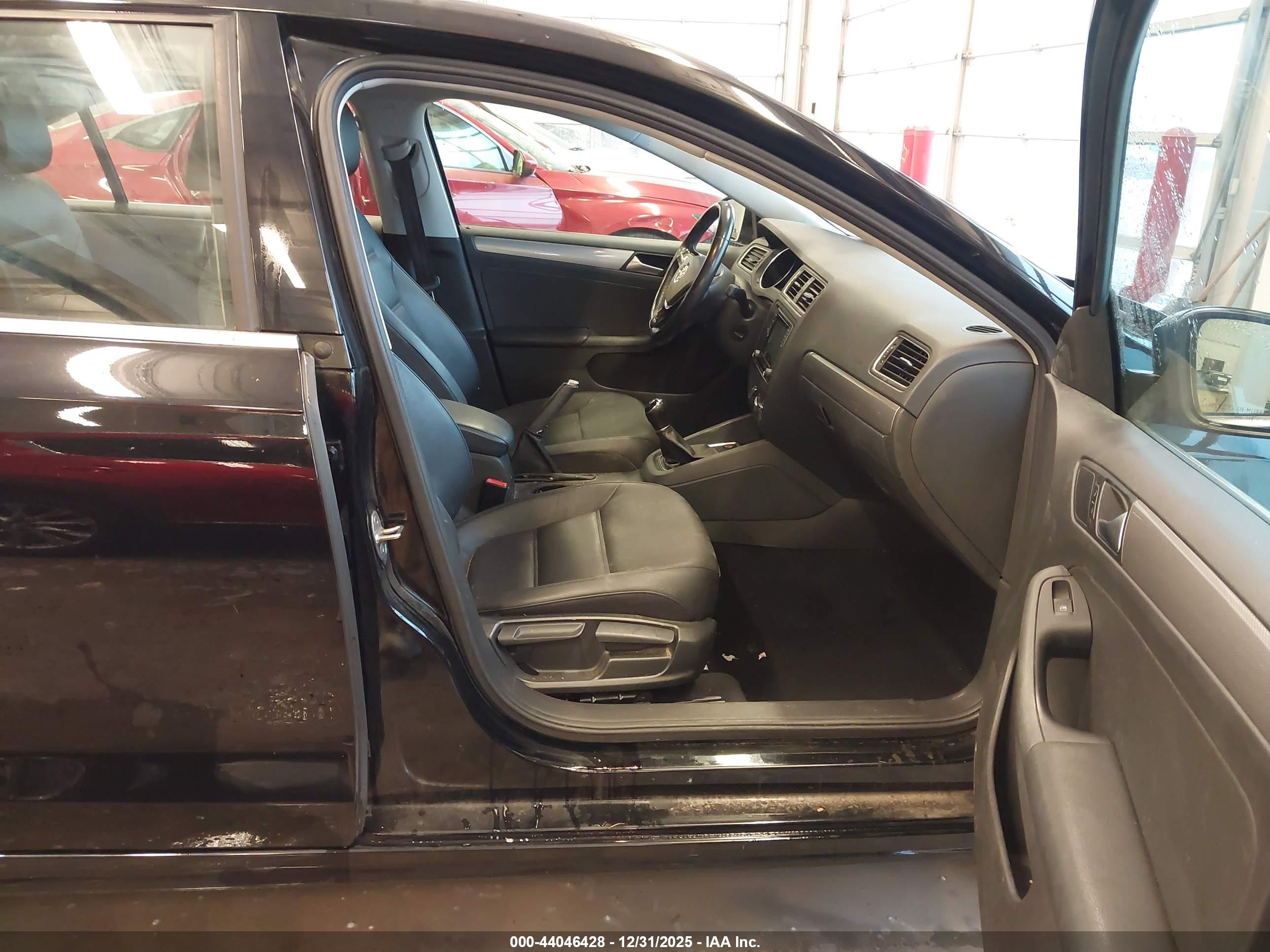 VOLKSWAGEN JETTA image 5