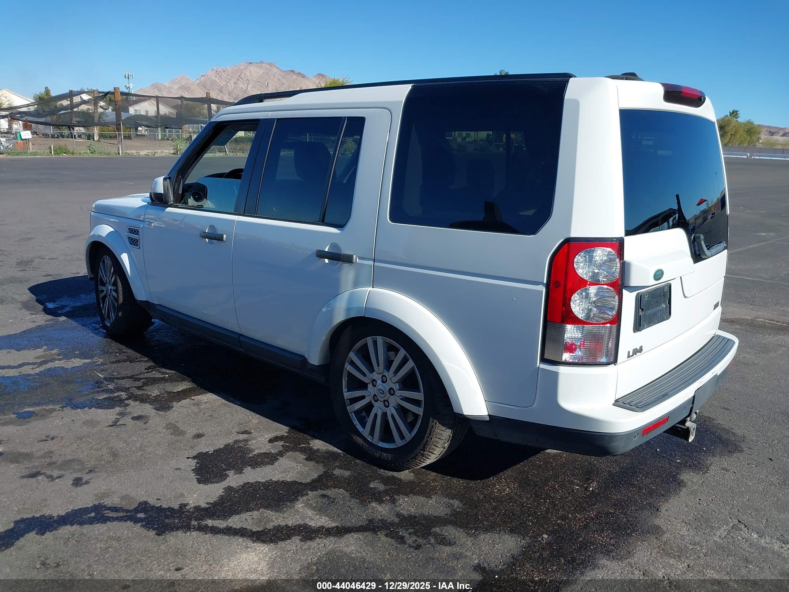 LAND ROVER image 3